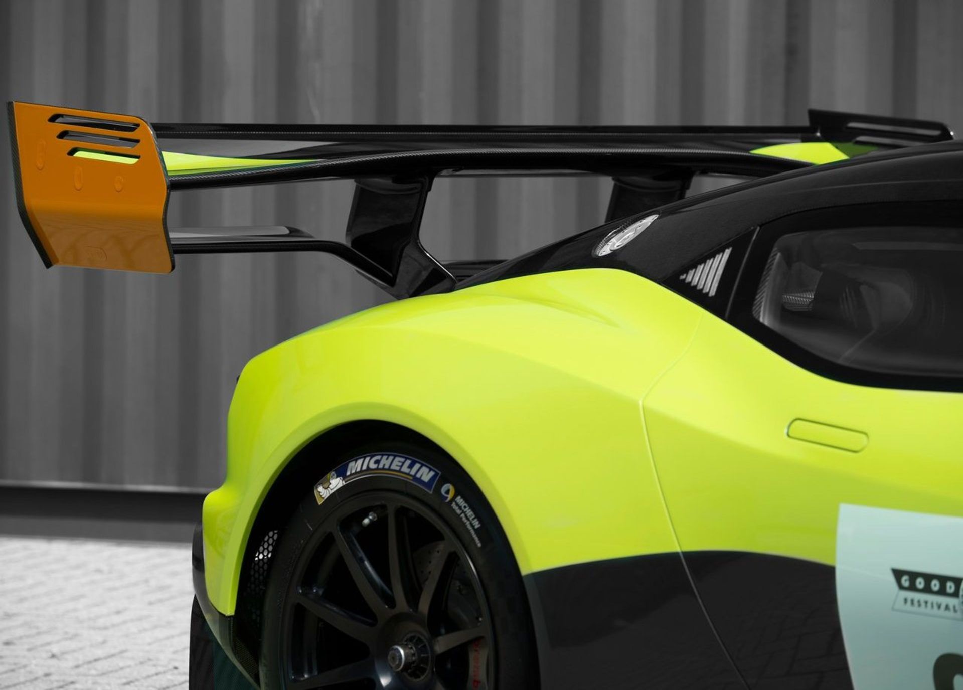 Aston Martin Vulcan AMR Pro