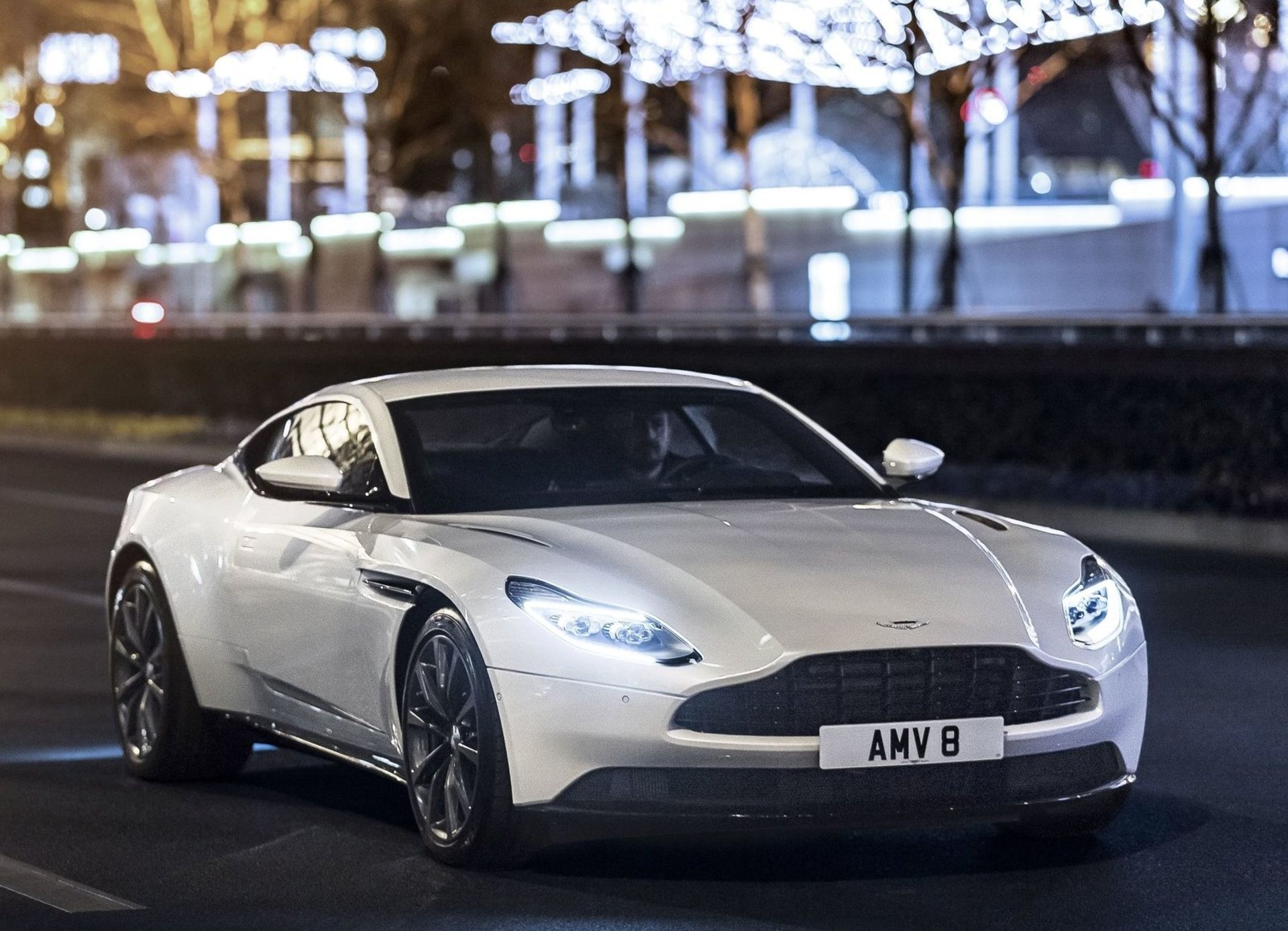 استون مارتین AMG