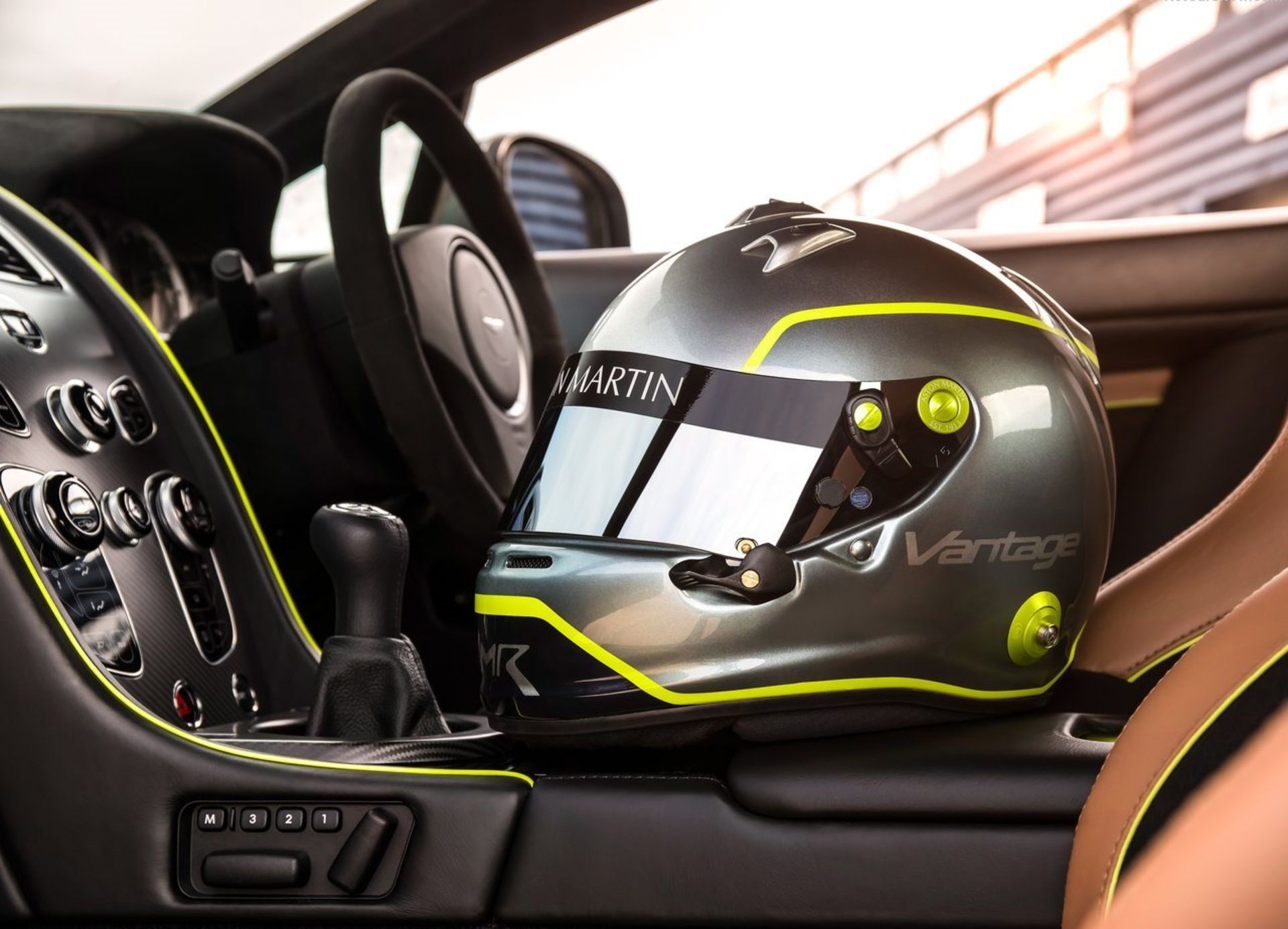 Aston Martin Vantage AMR  2018 