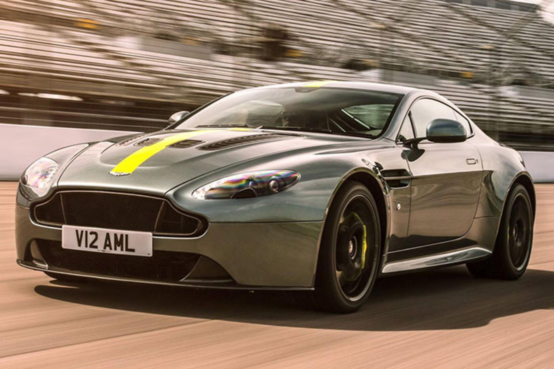 Aston Martin Vantage AMR  2018 
