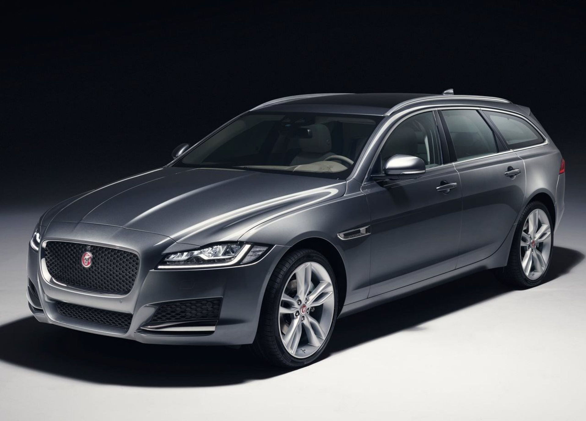 جگوار XF  استیشن (اسپرت بریک)  2018 Jaguar XF Sportbrake