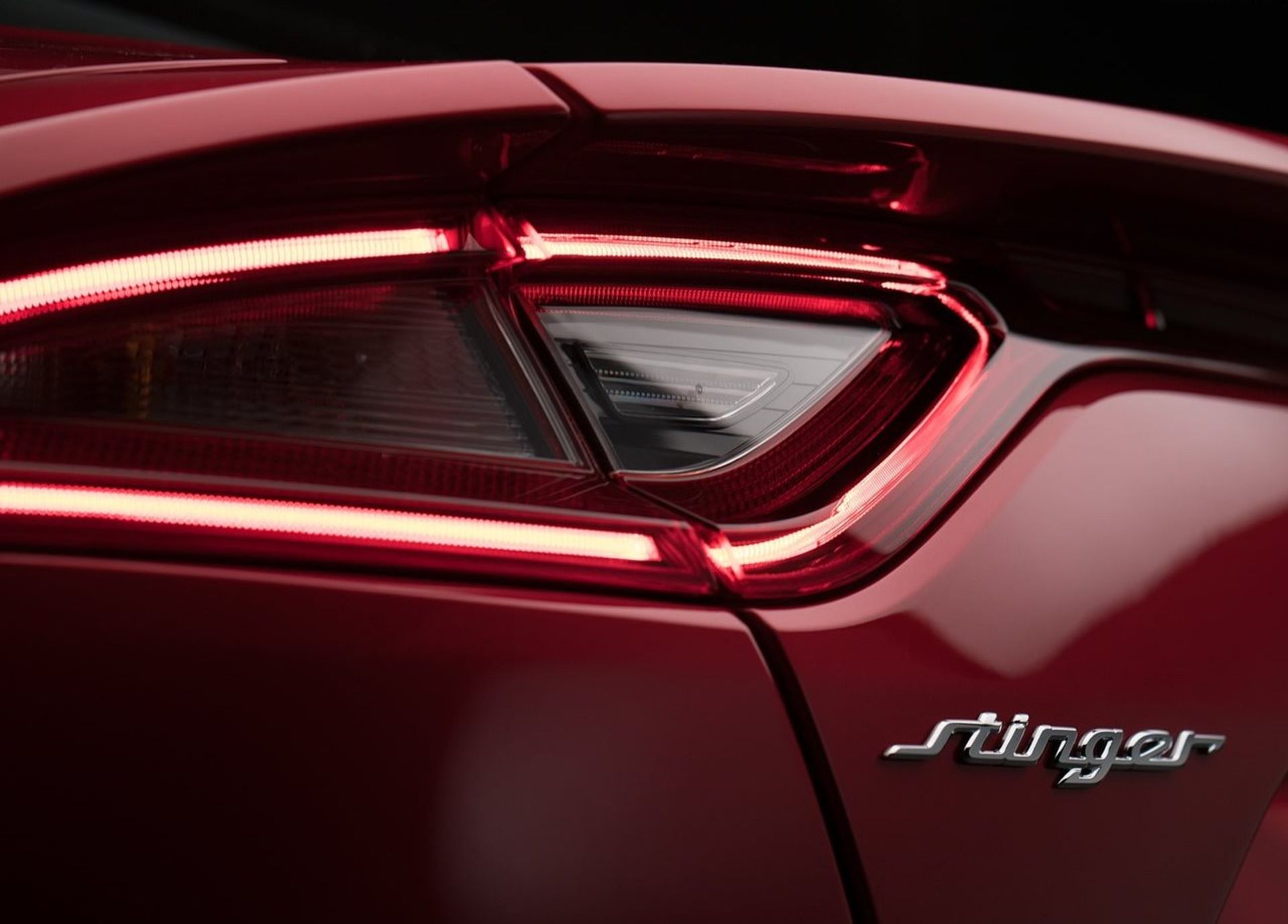 کیا استینگر KIA Stinger