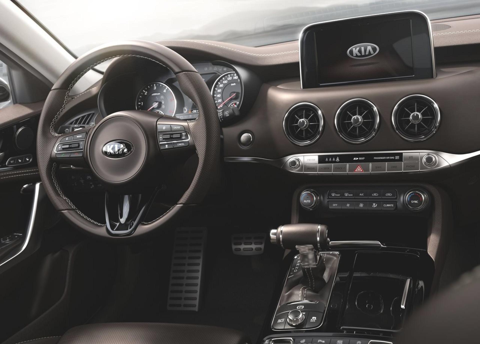 کیا استینگر KIA Stinger