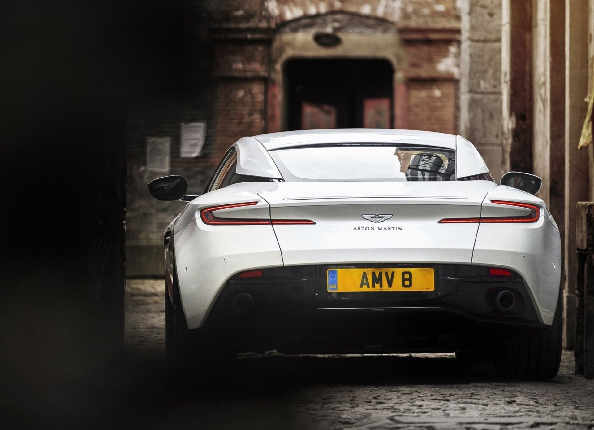 استون مارتین AMG