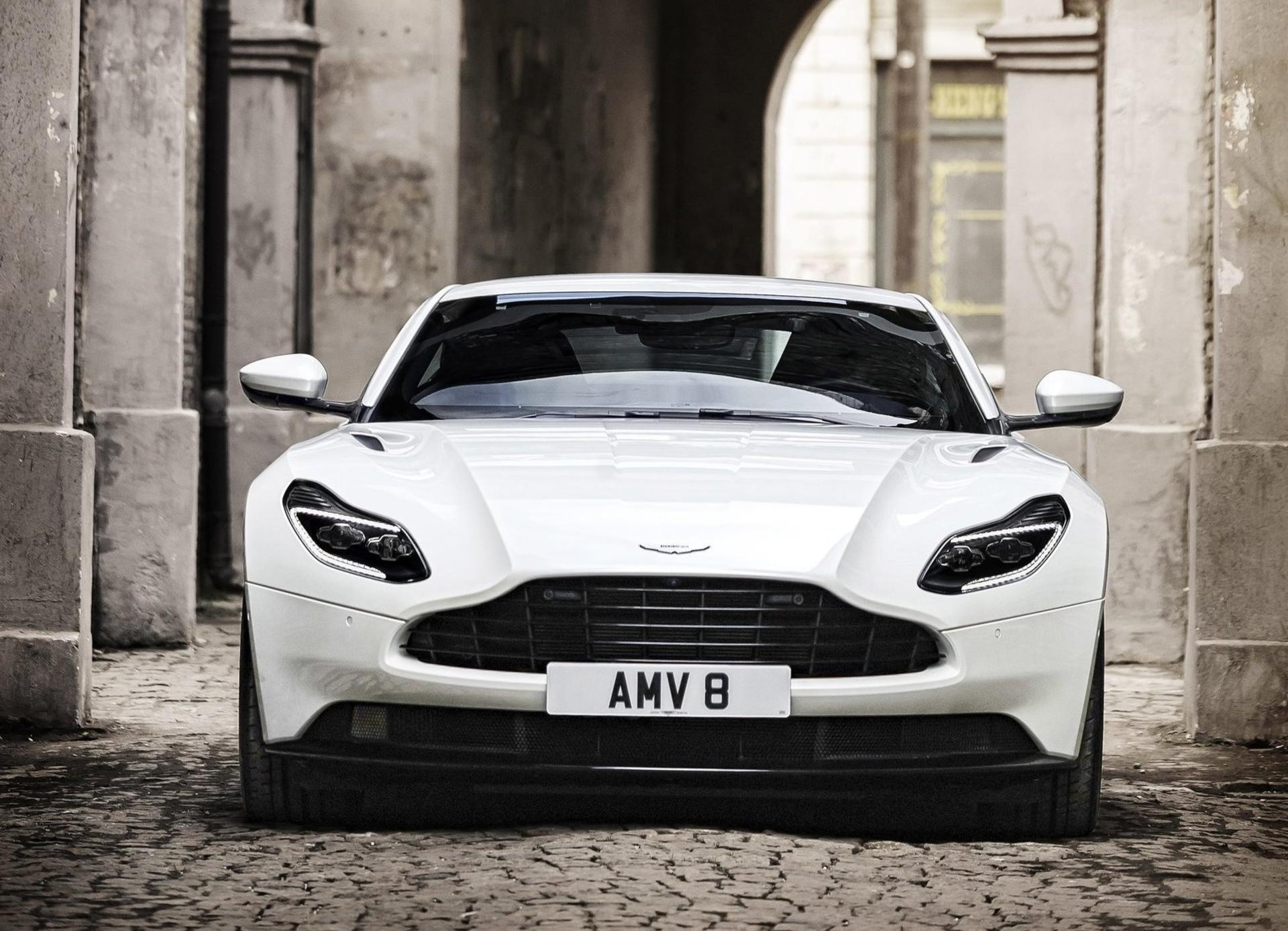 استون مارتین AMG