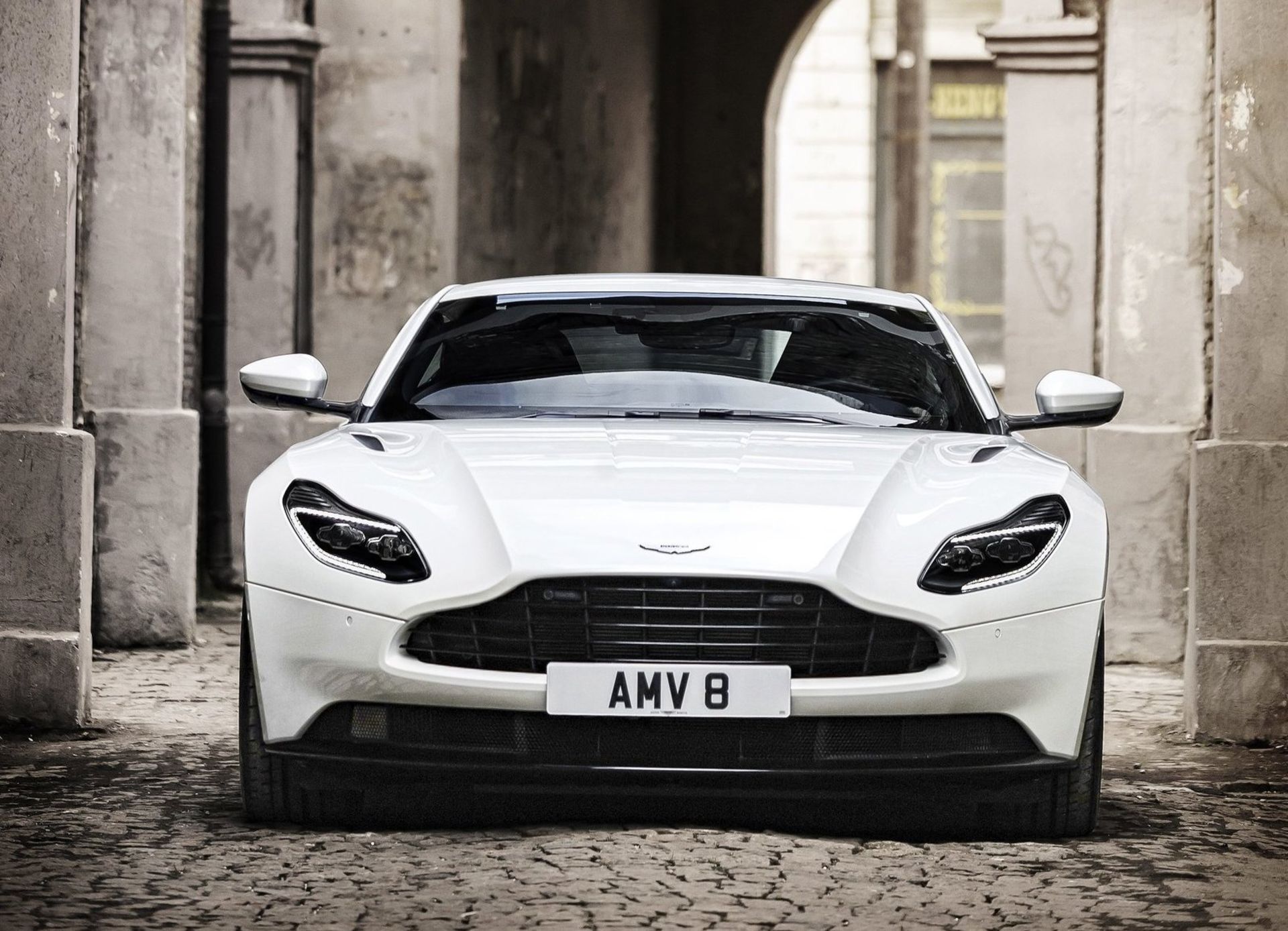 استون مارتین AMG