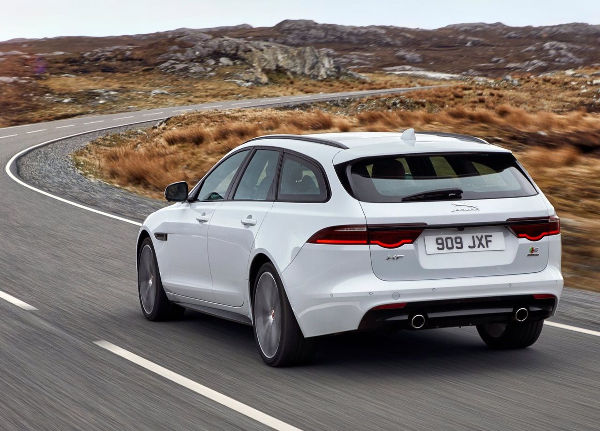 جگوار XF  استیشن (اسپرت بریک)  2018 Jaguar XF Sportbrake