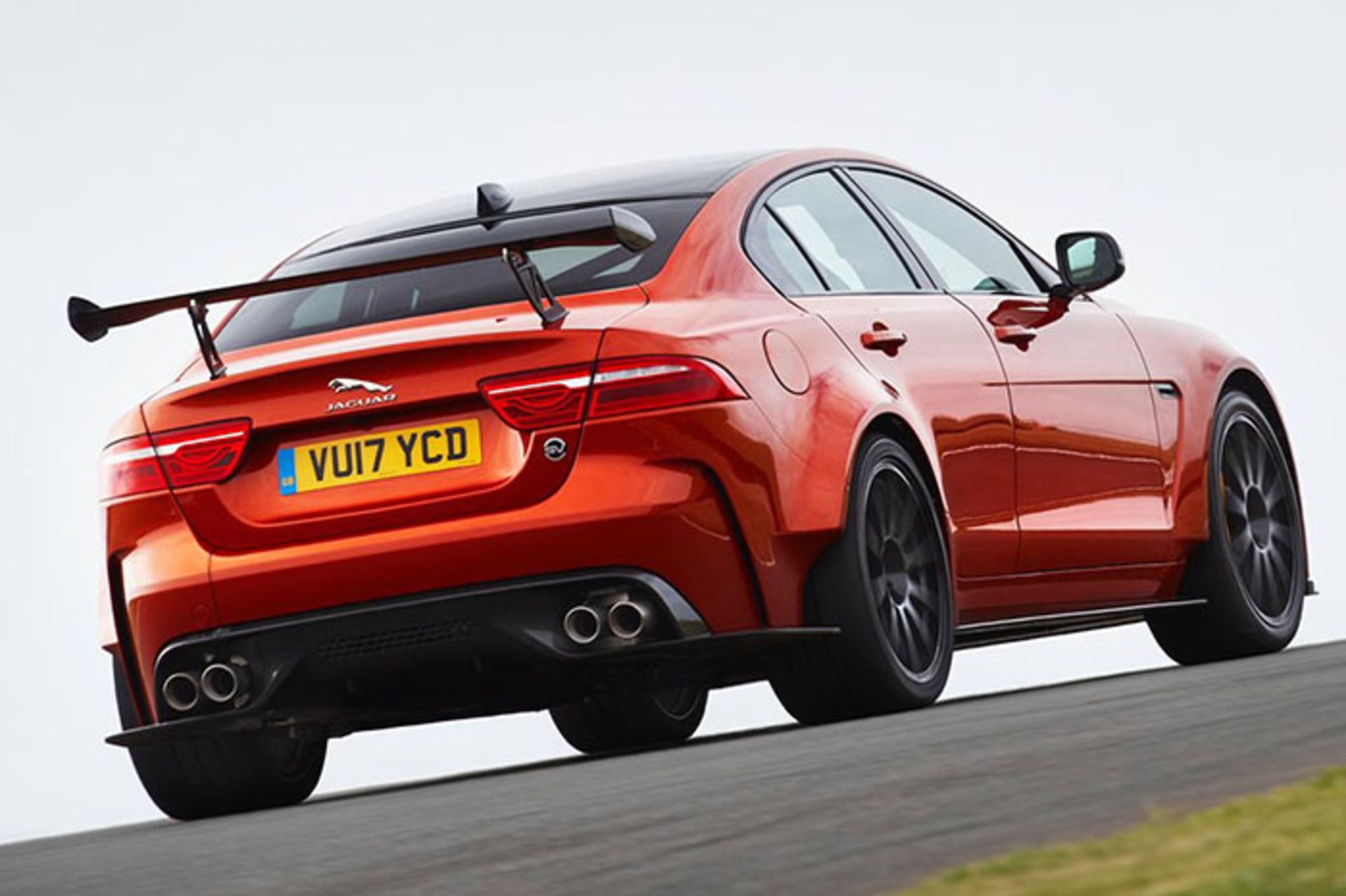 Jaguar XE SV Project 8