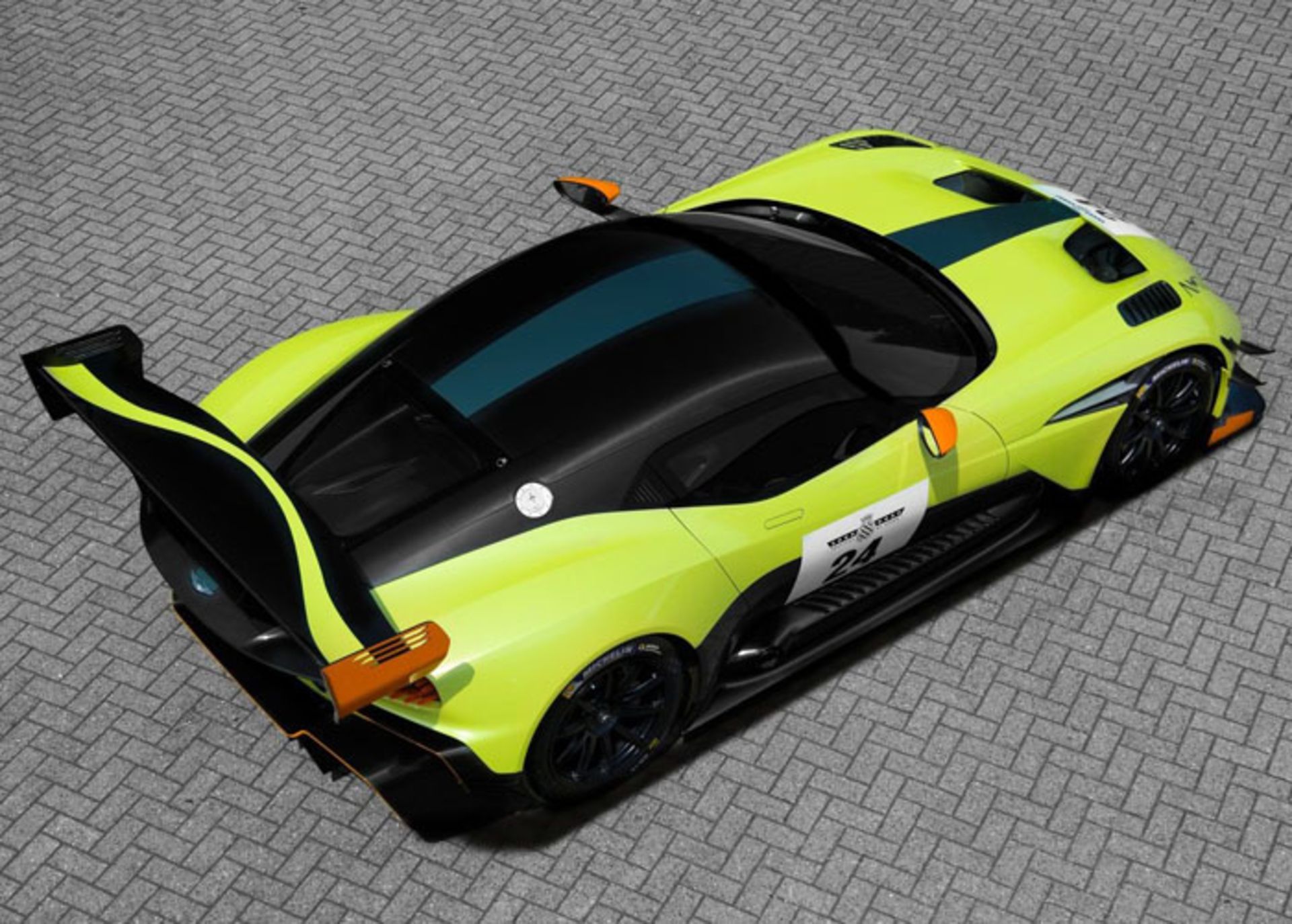Aston Martin Vulcan AMR Pro