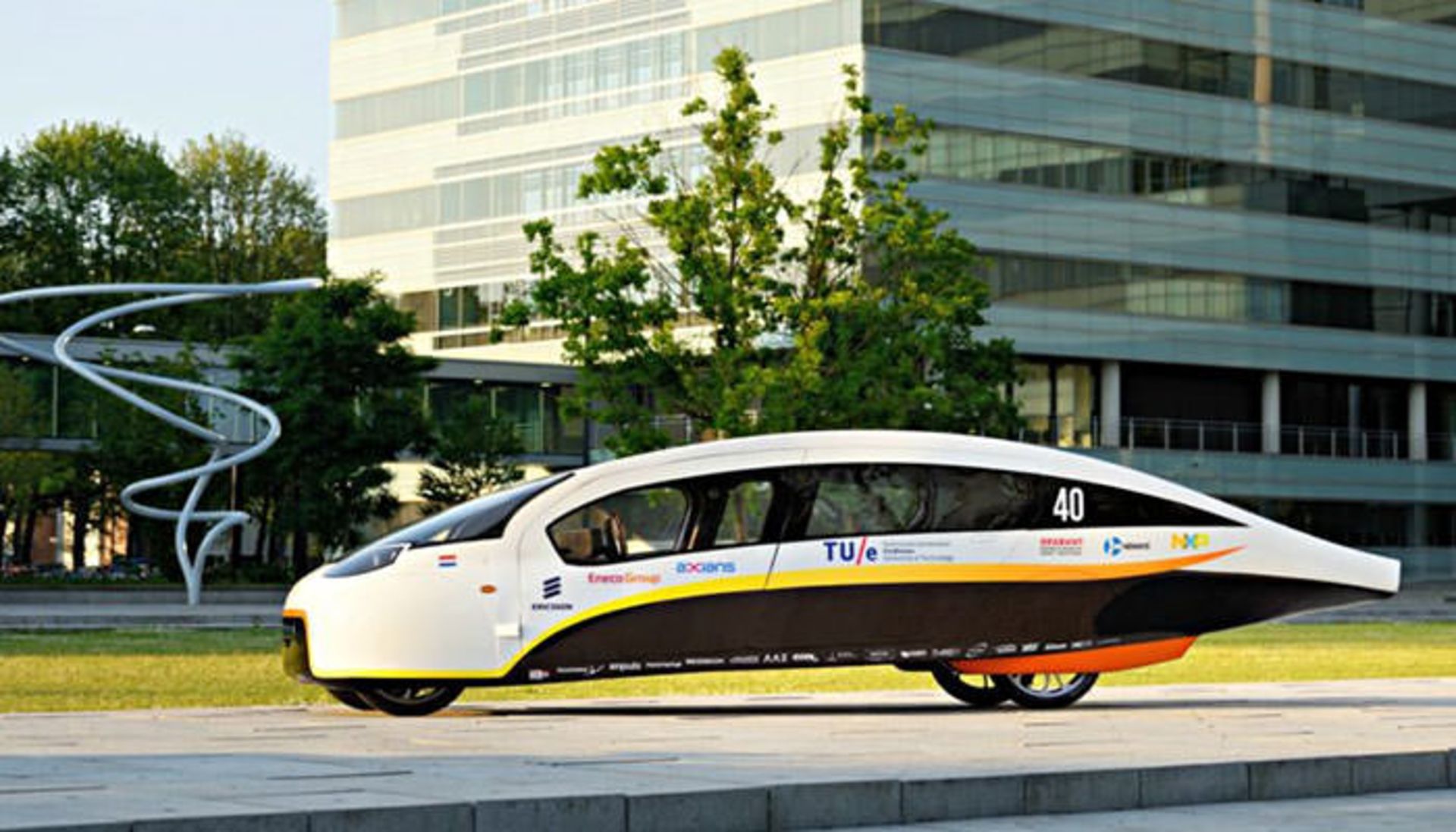 خودروی خورشیدی استلا