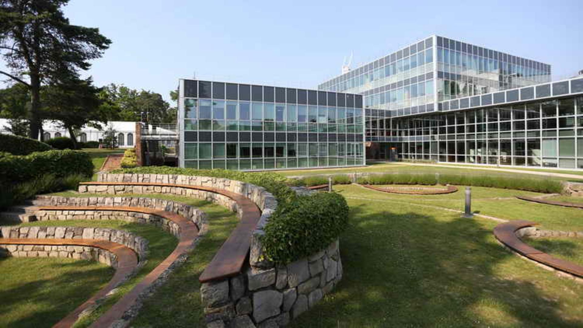 INSEAD