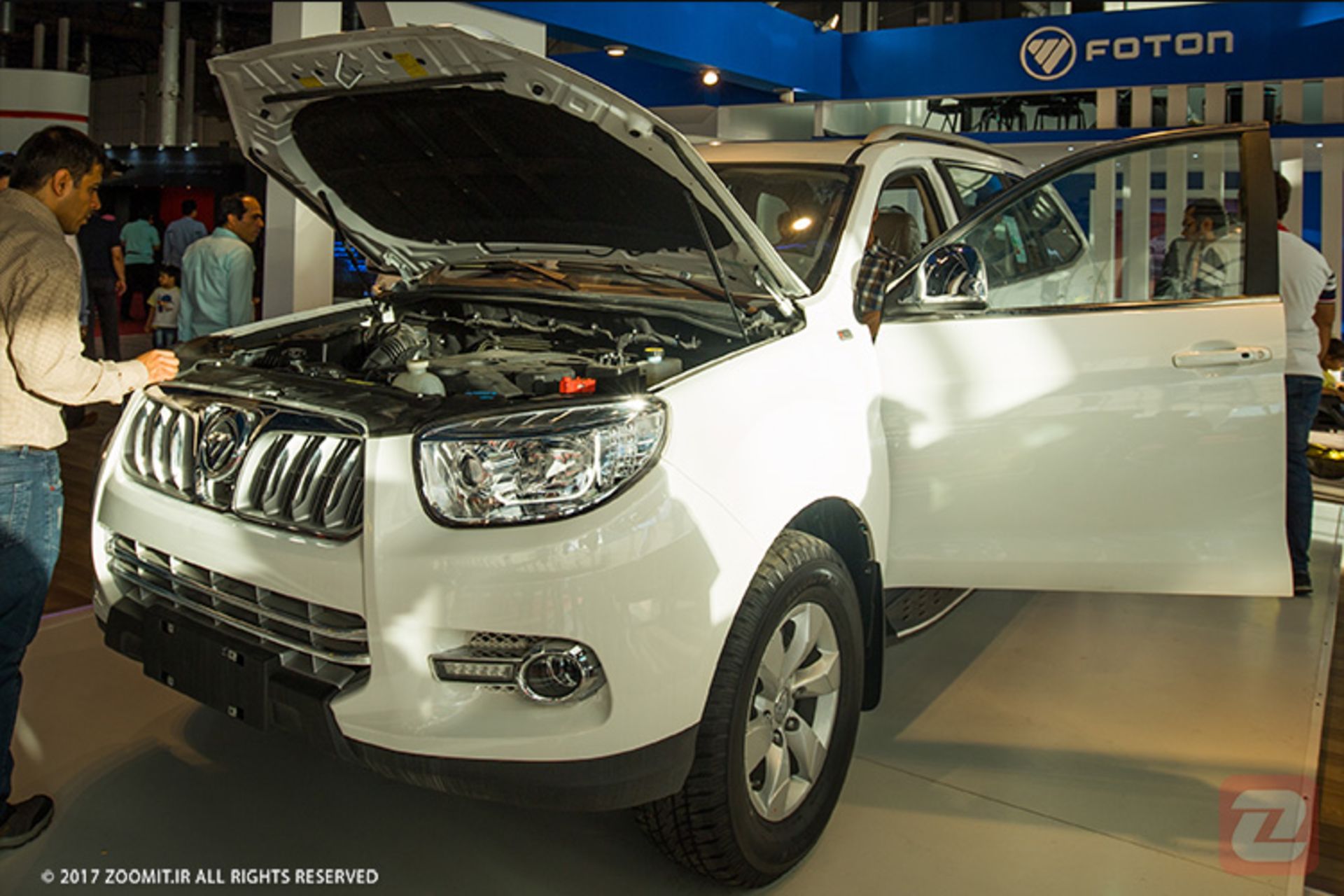 نمایشگاه خودروی مشهد فوتون ساوانا