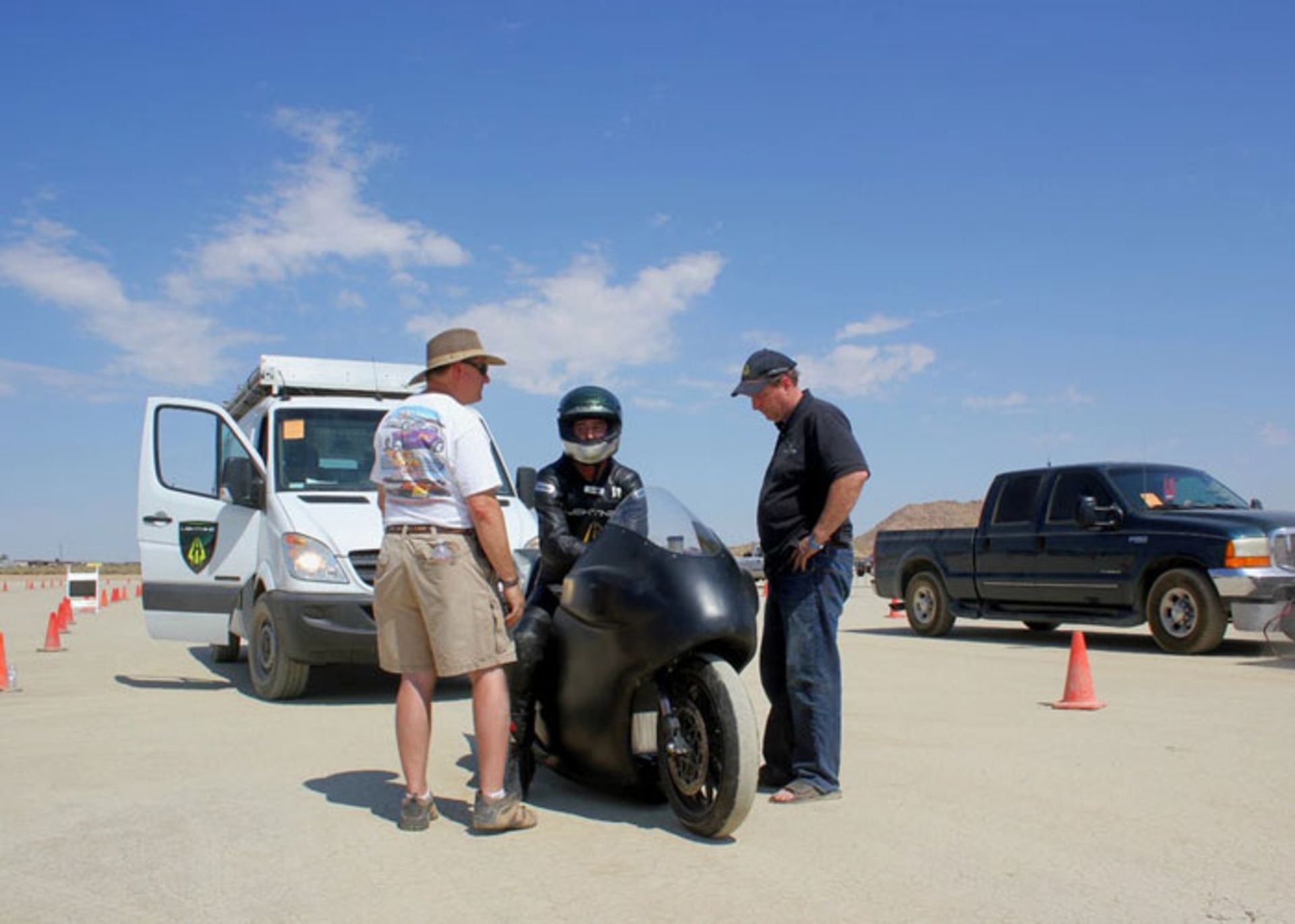 لایتنینگ LS-2??R