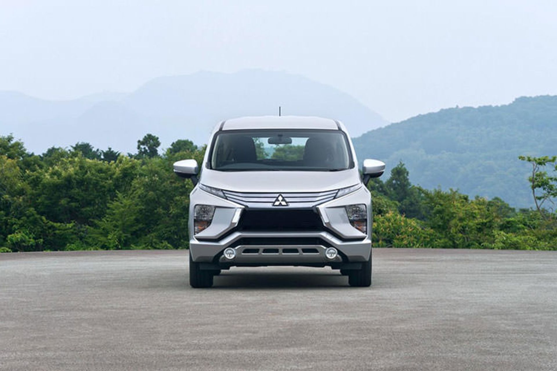 میتسوبیشی XpANDER