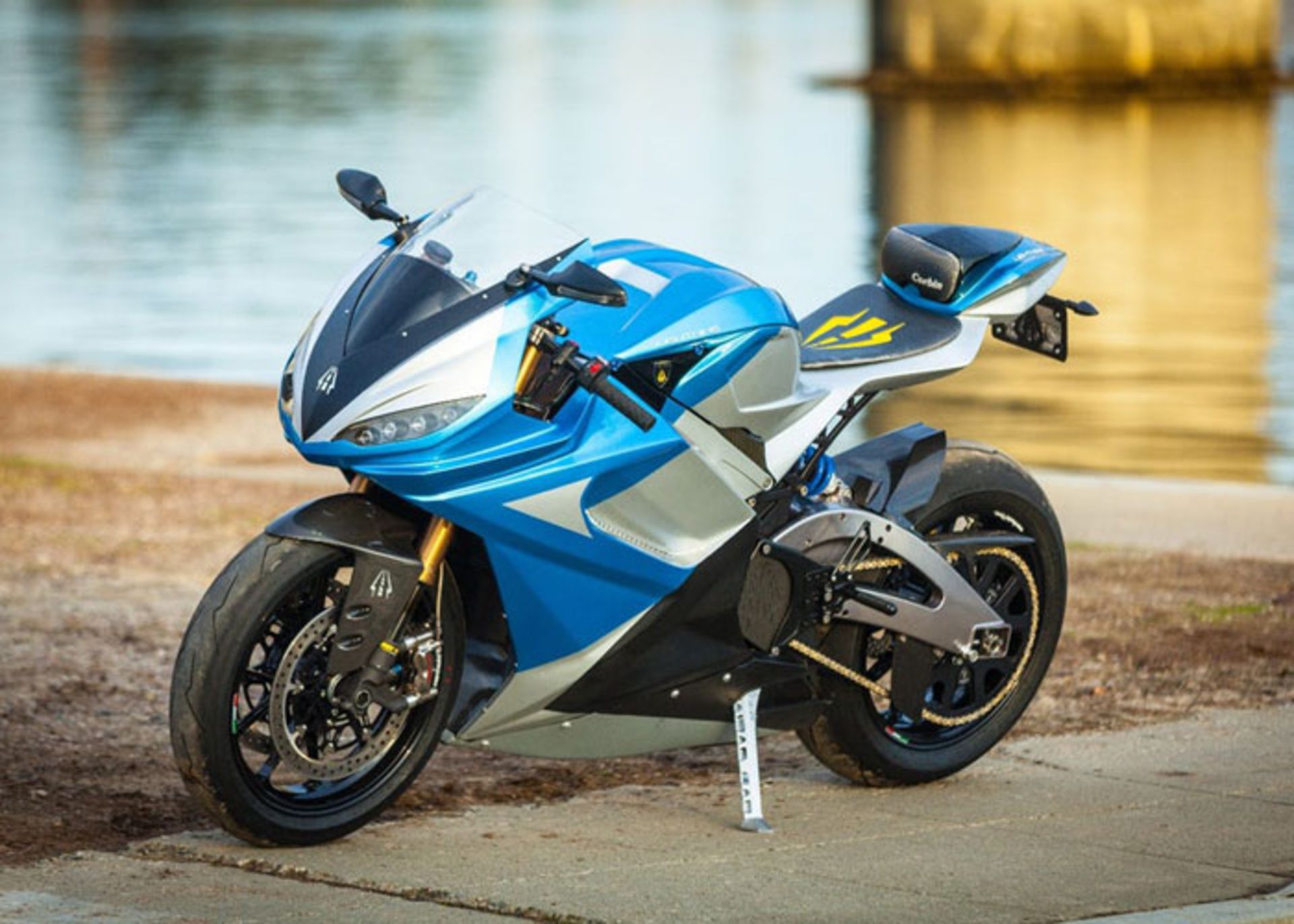 لایتنینگ LS-218