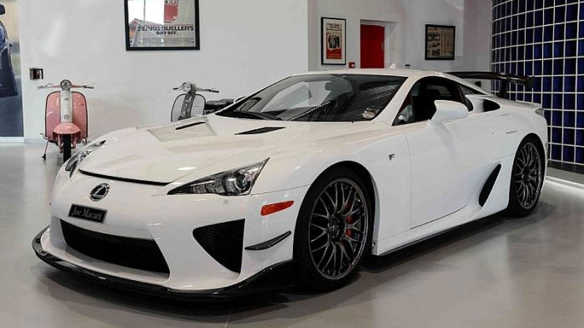 لکسوس LFA