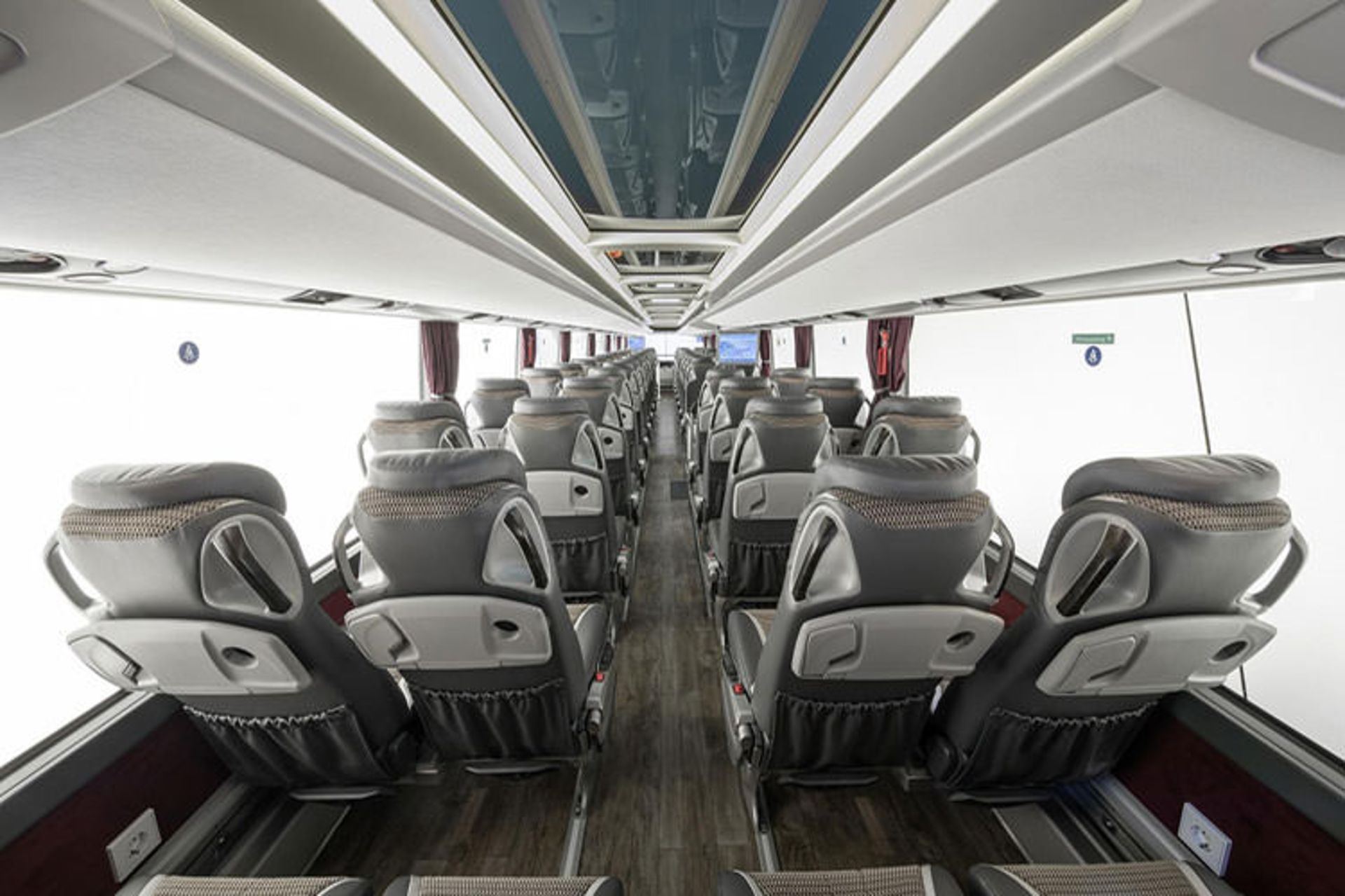 اتوبوس دوطبقه سترا