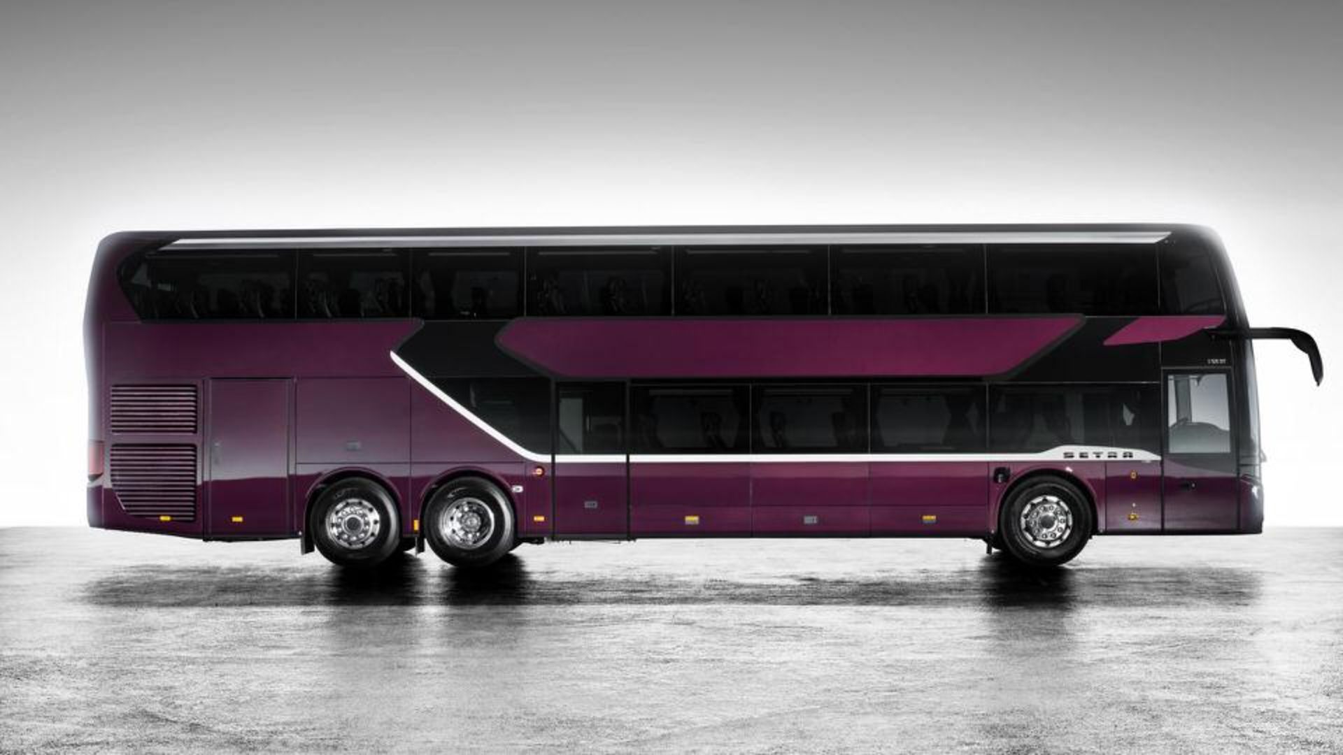 اتوبوس دوطبقه سترا