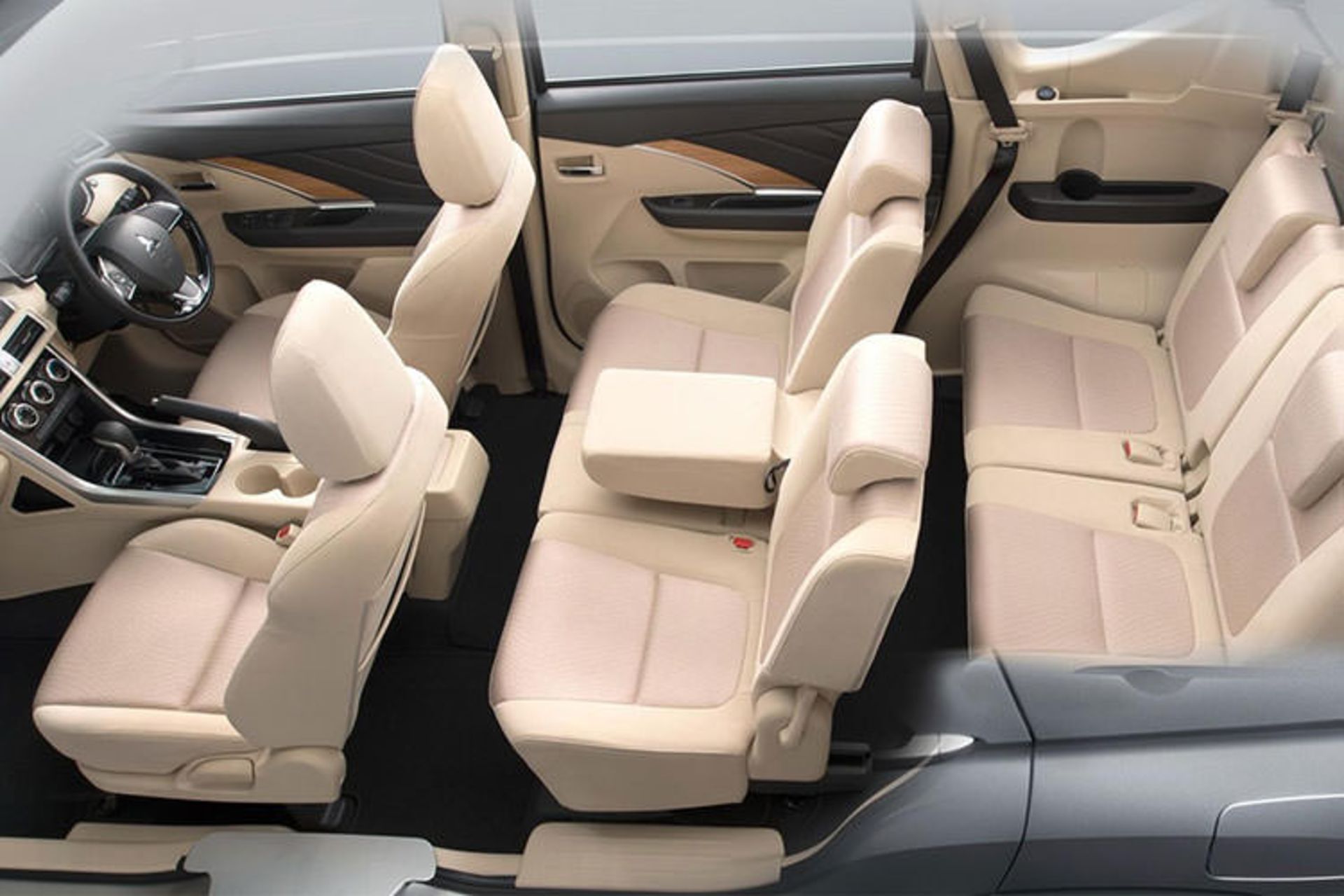 میتسوبیشی XpANDER