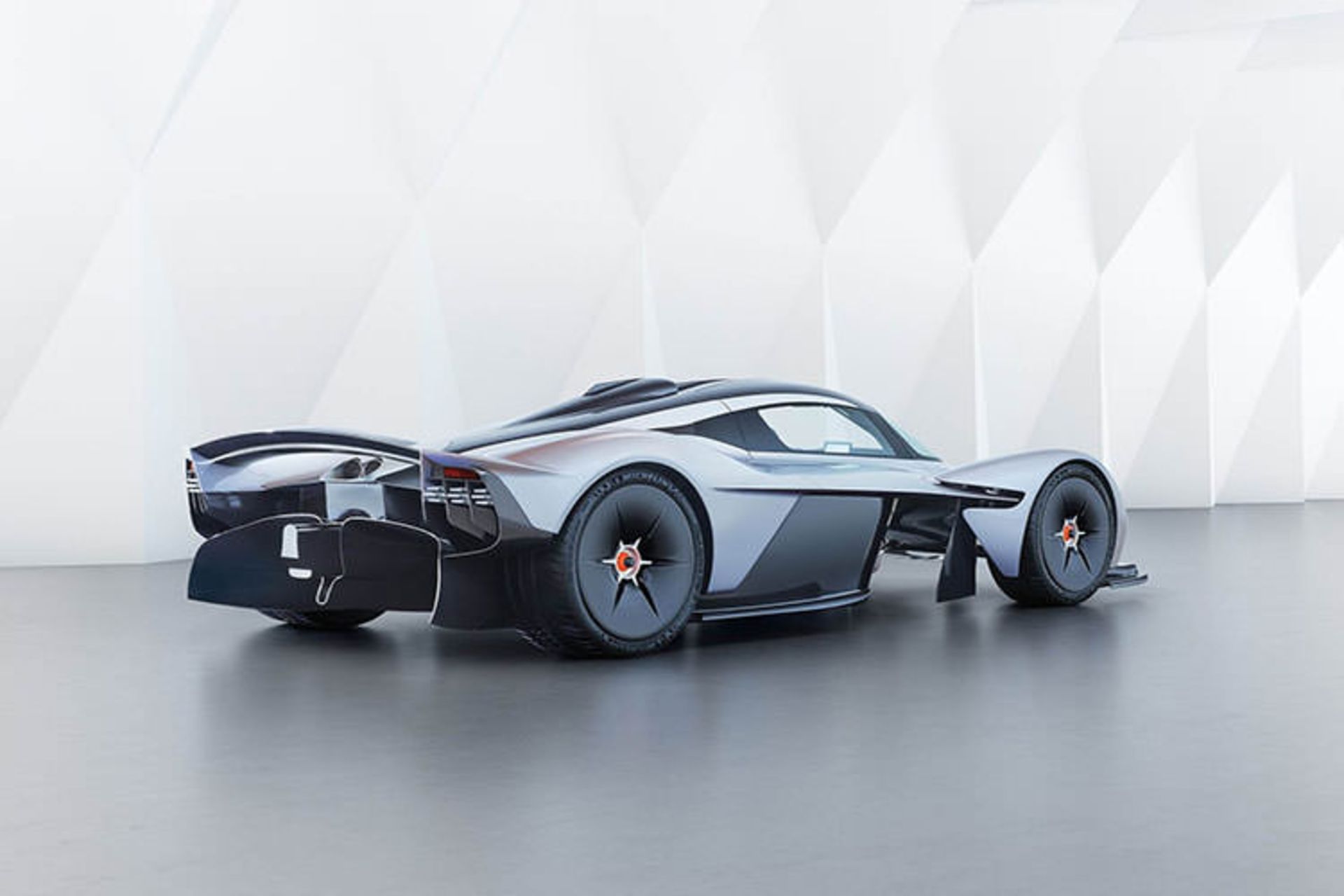 مفهومی Valkyrie استون مارتین