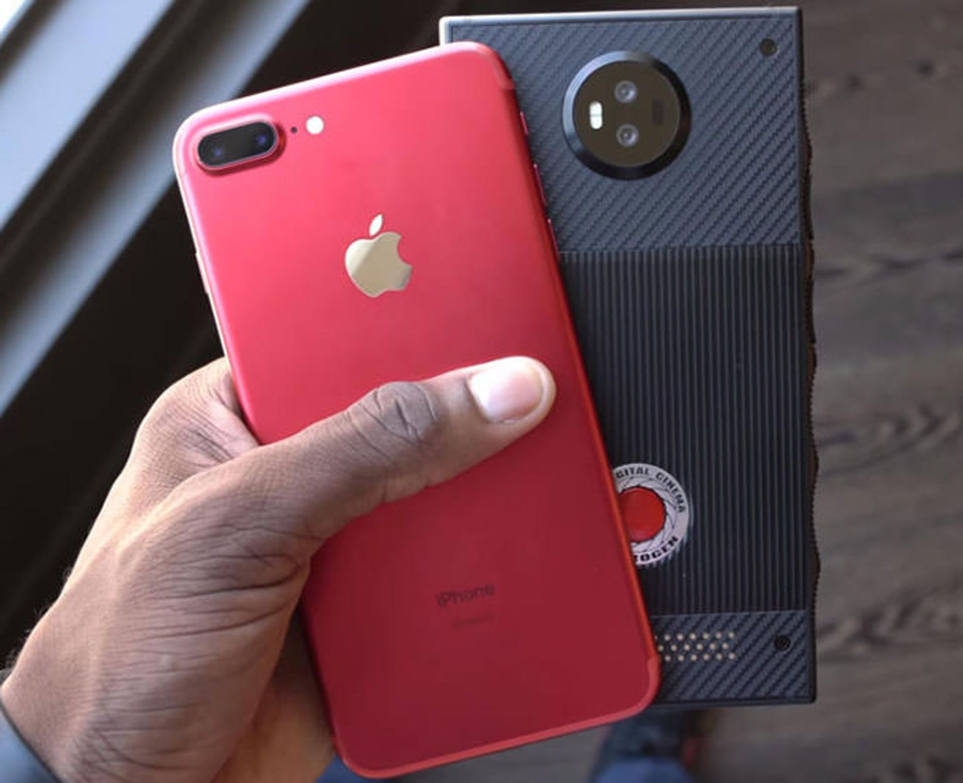 holographic phone vs iphone 7