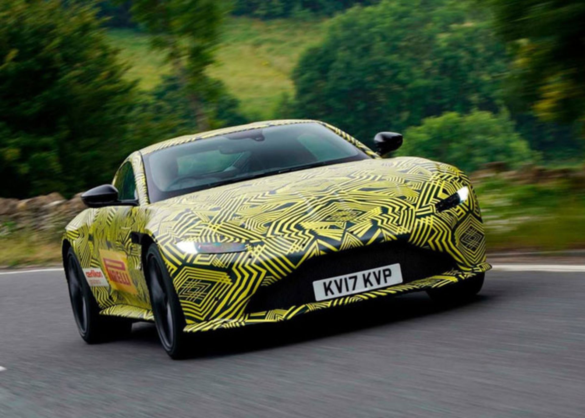 استون مارتین ونتیج V8