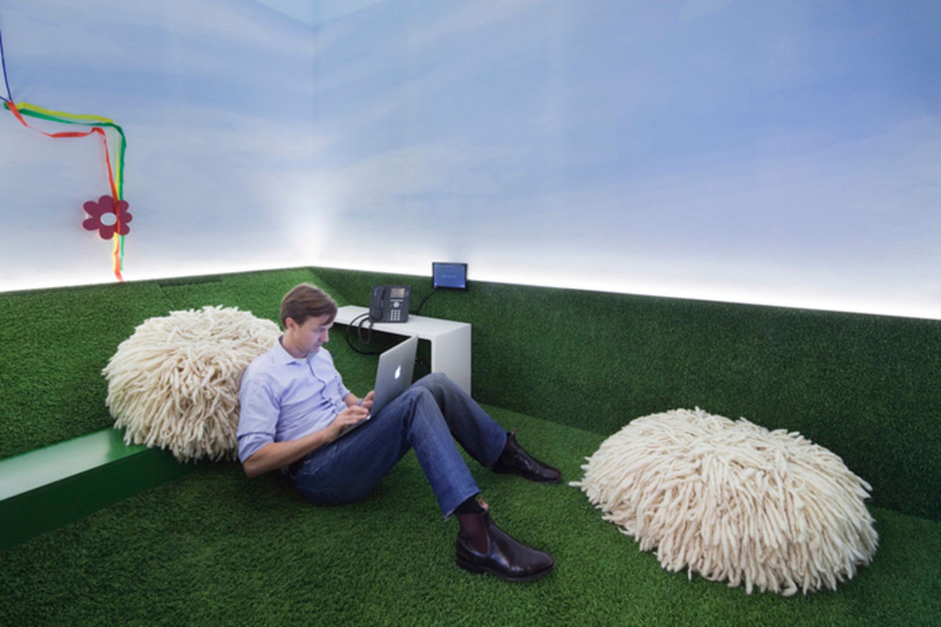 دفتر کار گوگل دوسندولف