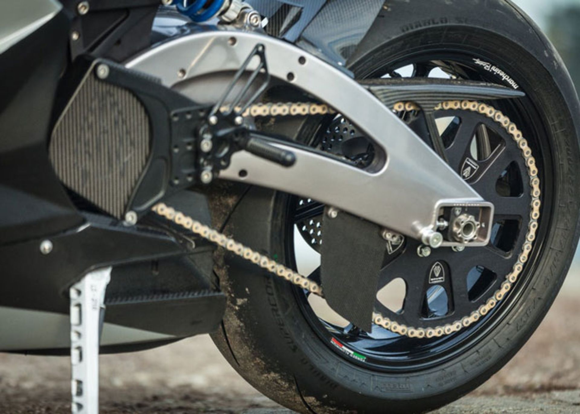 لایتنینگ LS-218