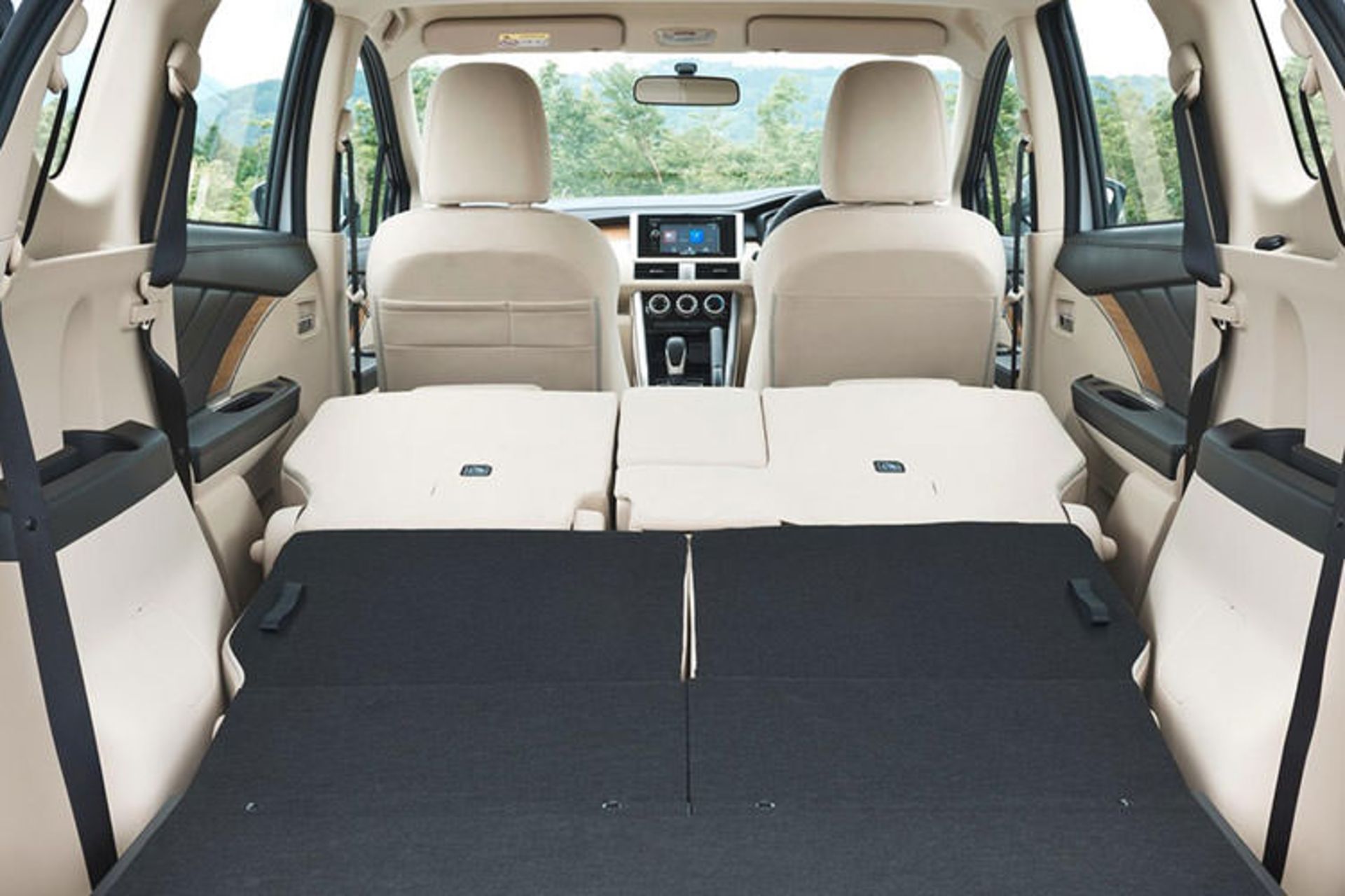 میتسوبیشی XpANDER