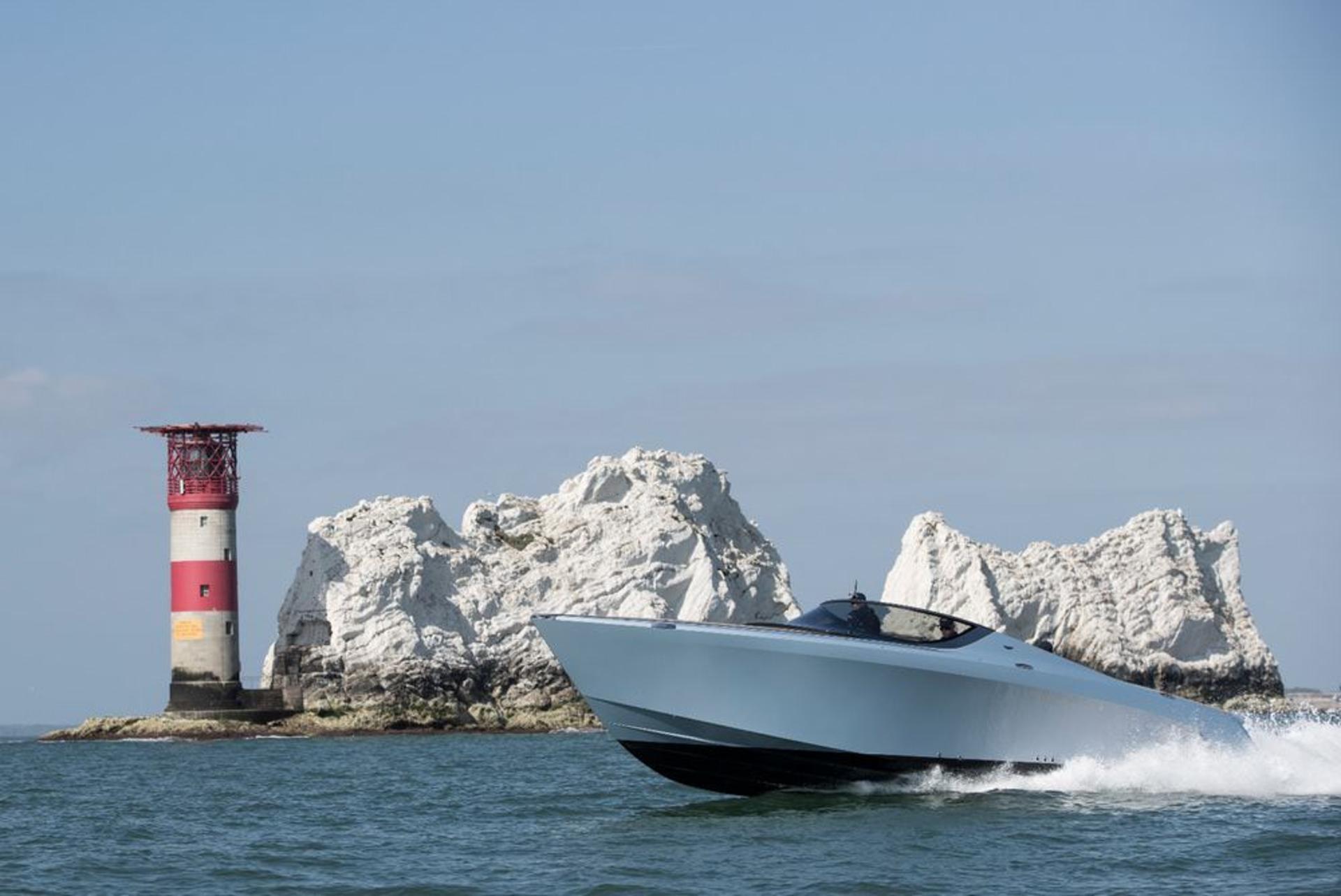 Aston Martin AM37