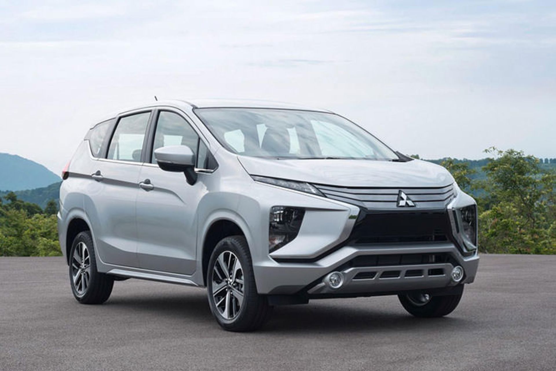 میتسوبیشی XpANDER