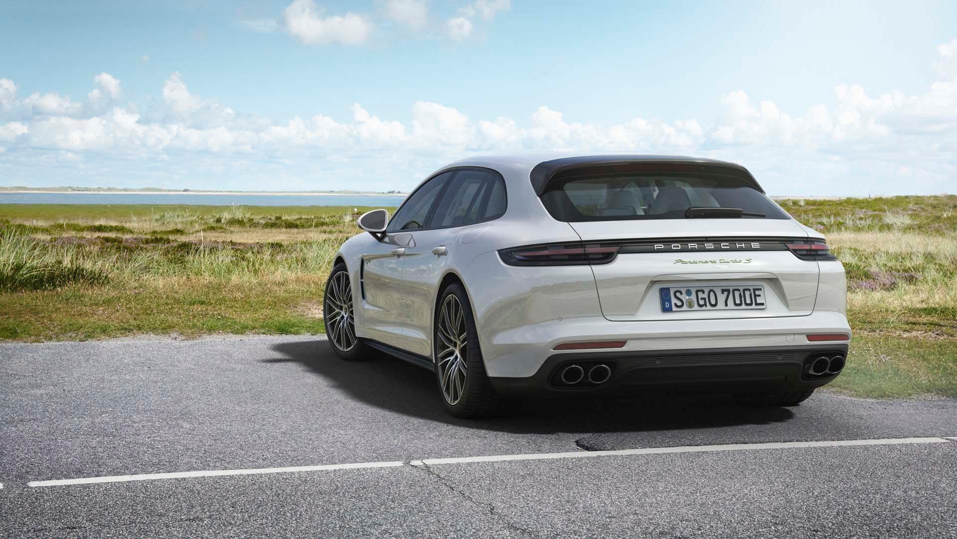 پورشه پانامرا Turbo S E-Hybrid اسپرت توریزمو
