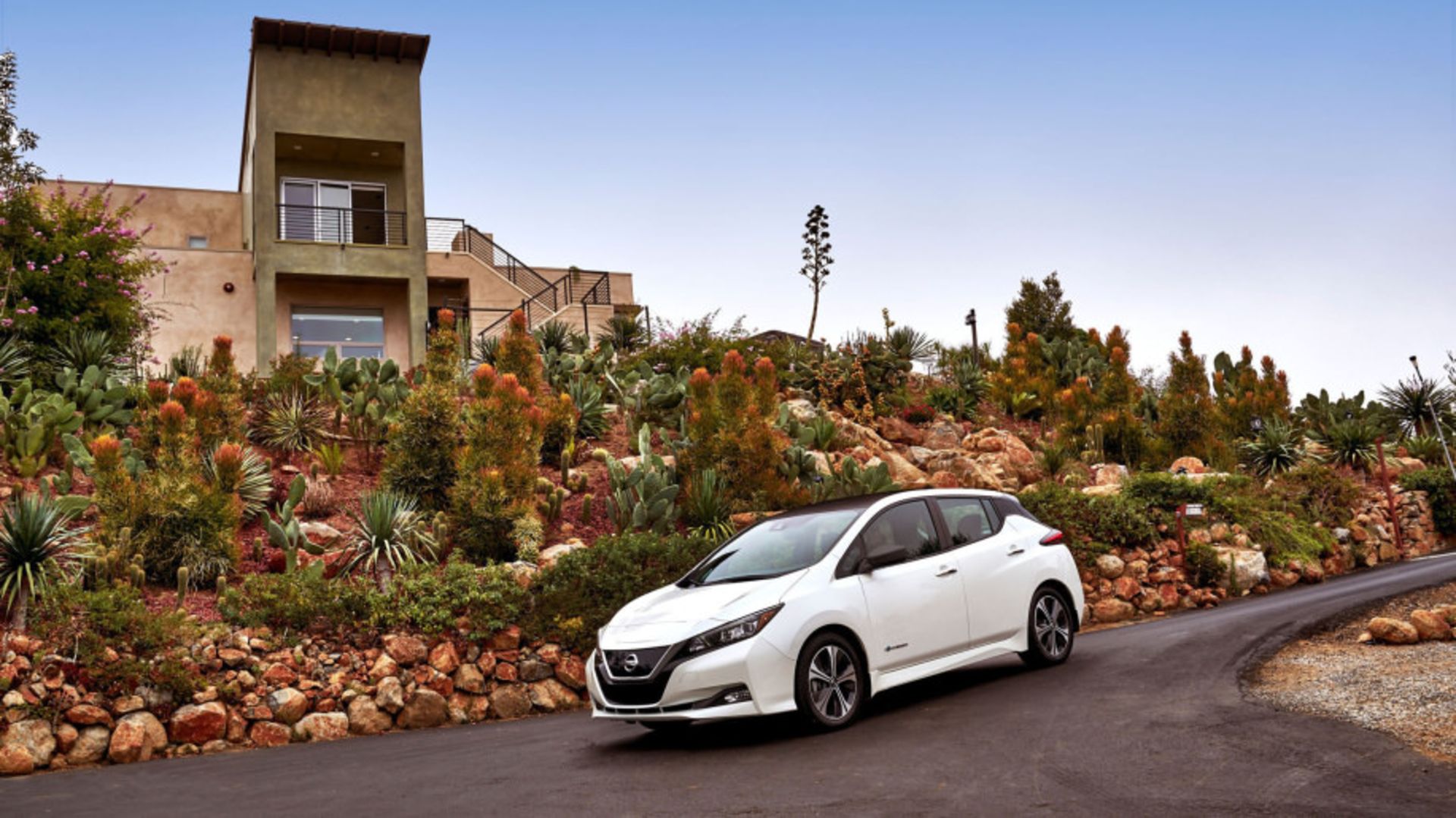 نیسان لیف 2018