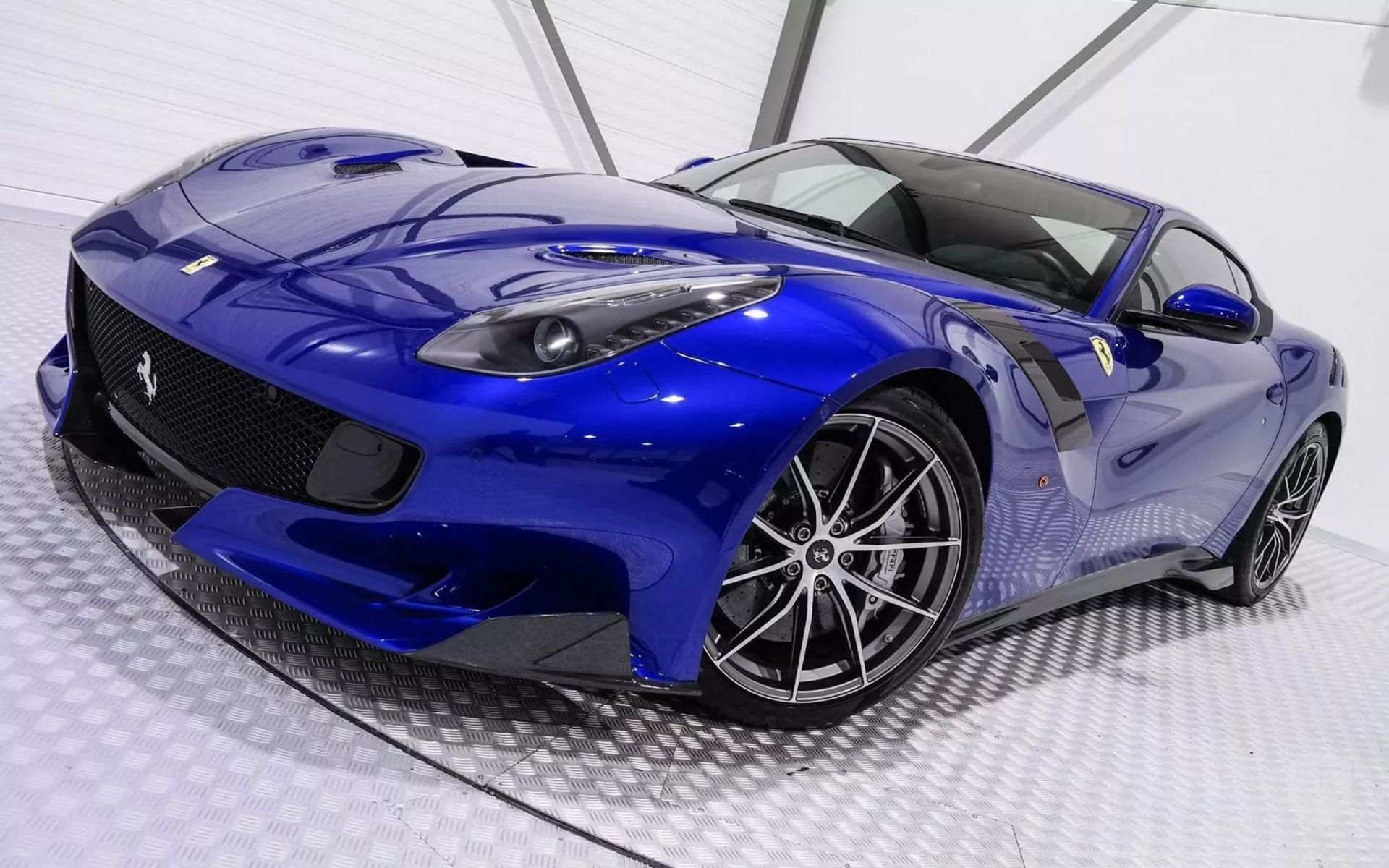 فراری F12 Tdf