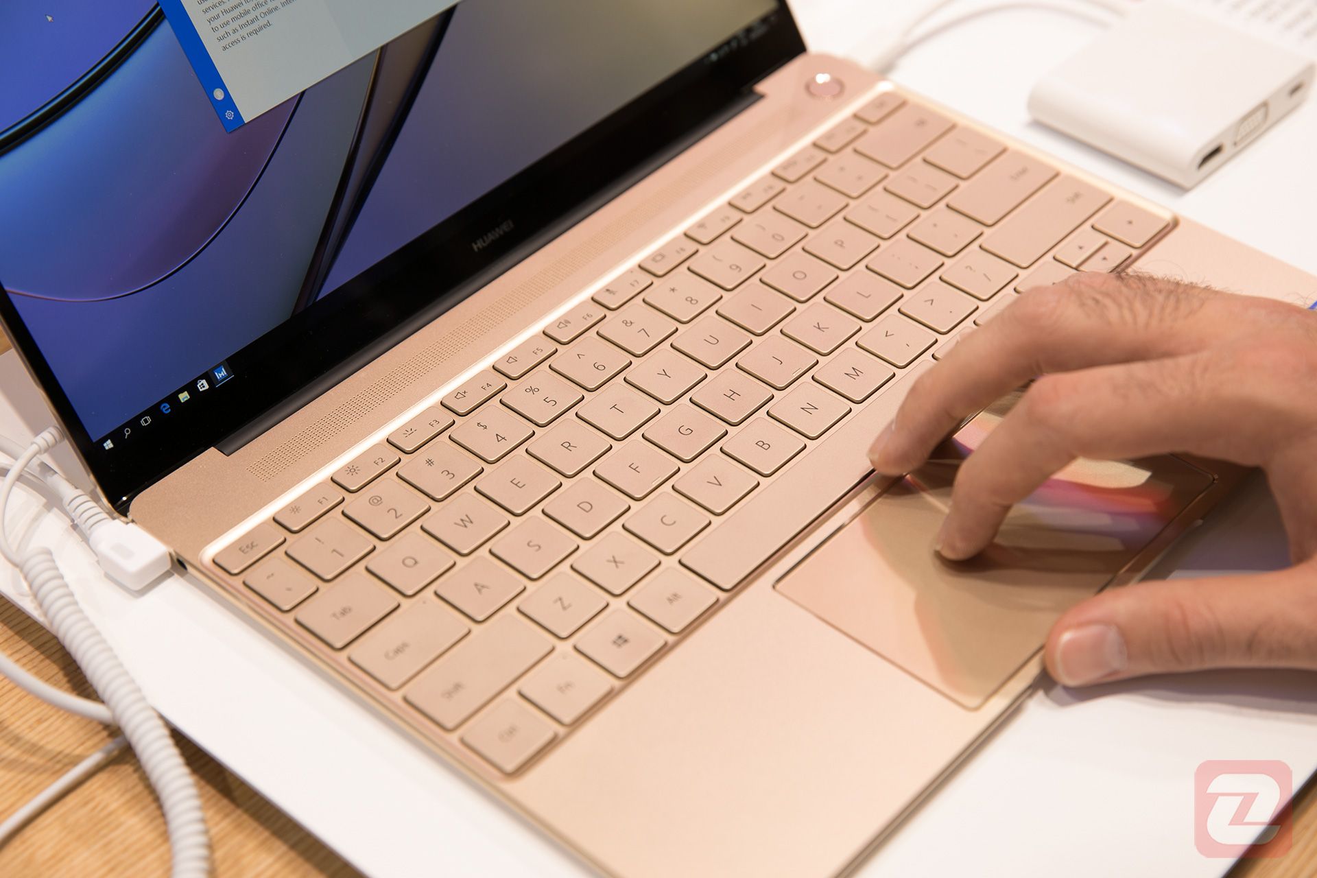 نگاه نزدیک میت بوک ایکس /MateBook X hands-On