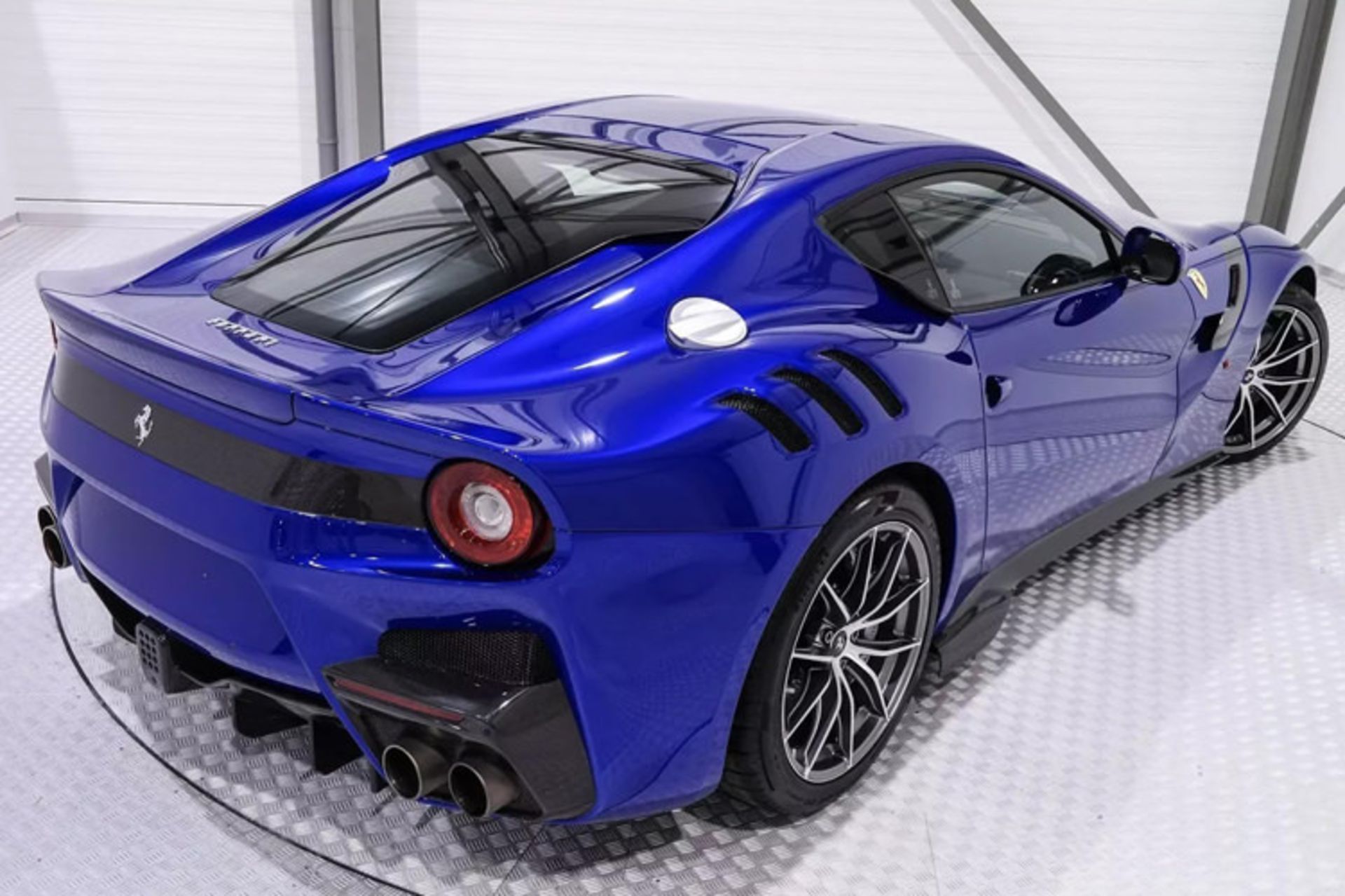فراری F12 Tdf