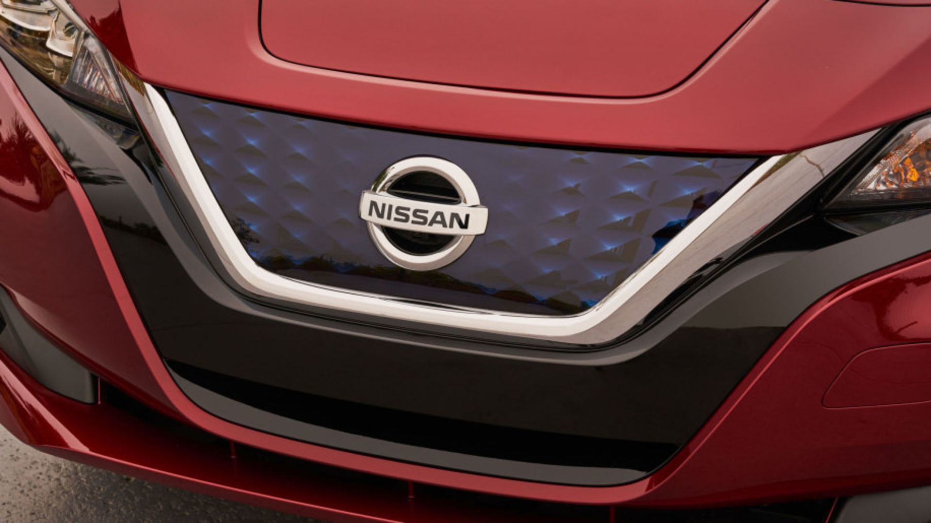 نیسان لیف 2018