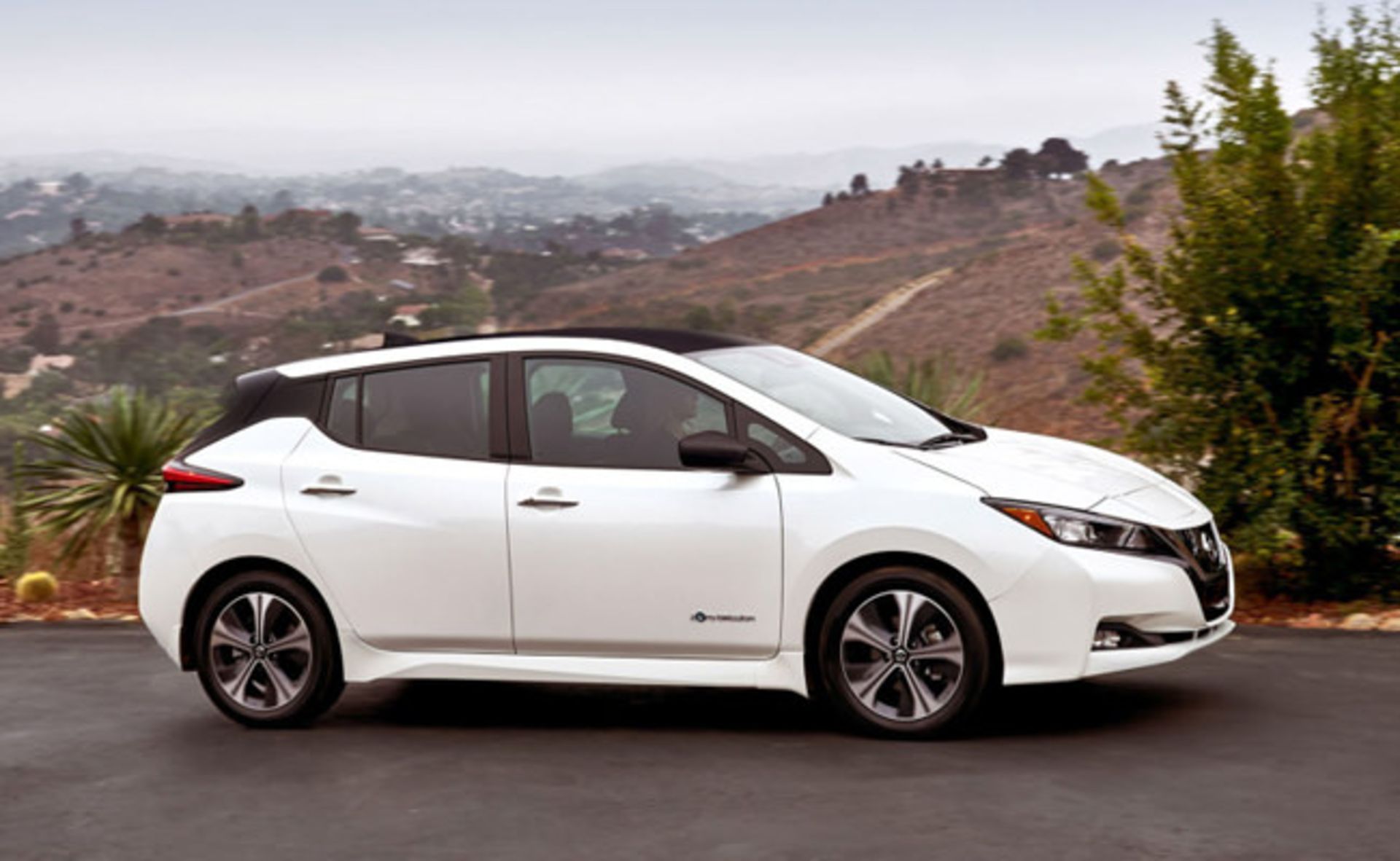 نیسان لیف 2018