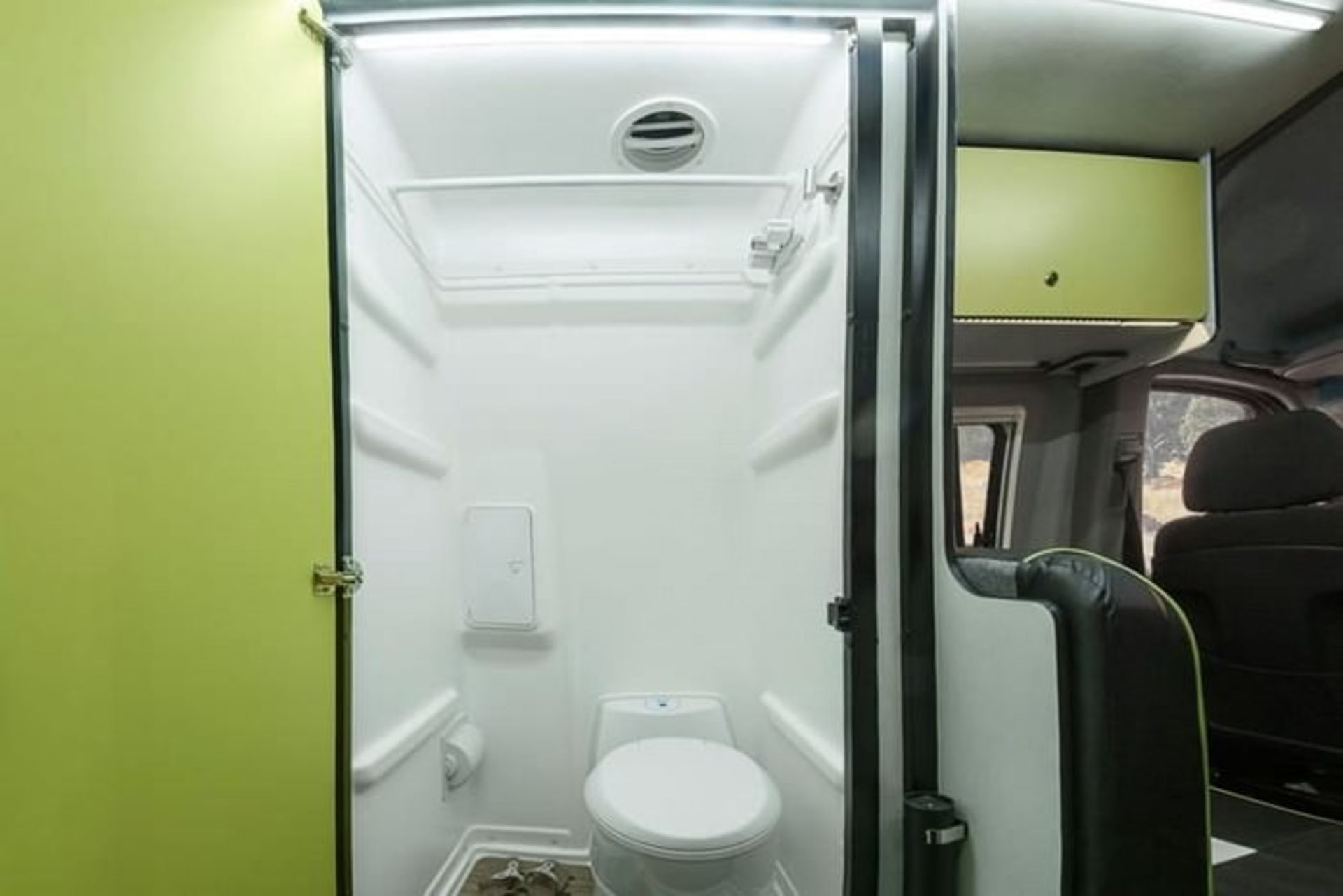 مرسدس بنز اسپرینتر