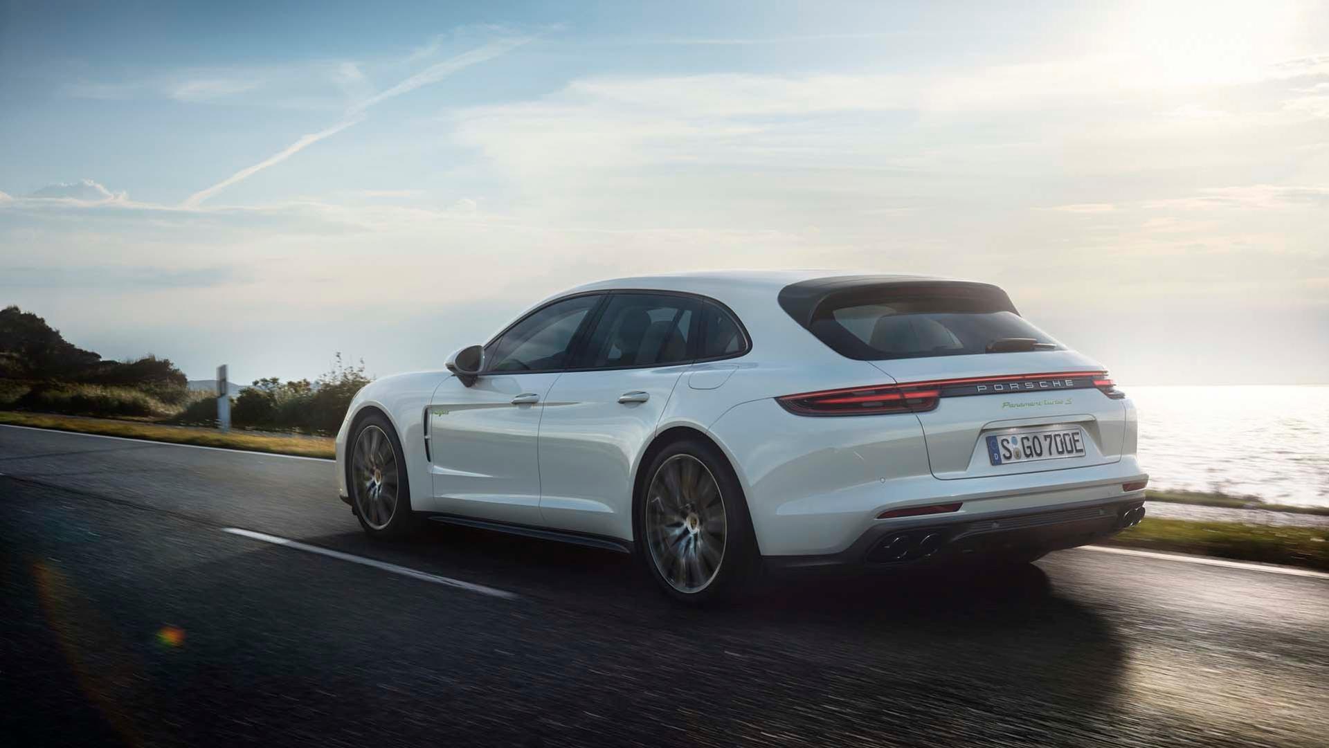 پورشه پانامرا Turbo S E-Hybrid اسپرت توریزمو
