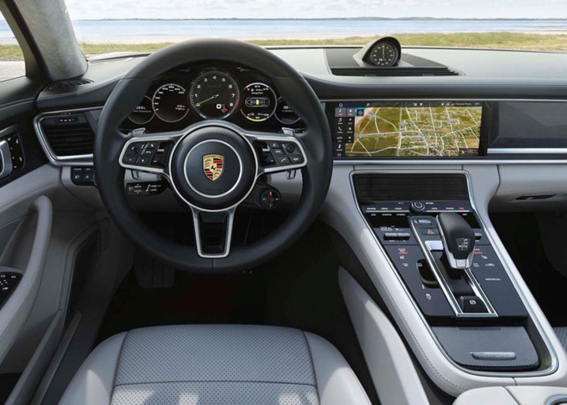 پورشه پانامرا Turbo S E-Hybrid اسپرت توریزمو