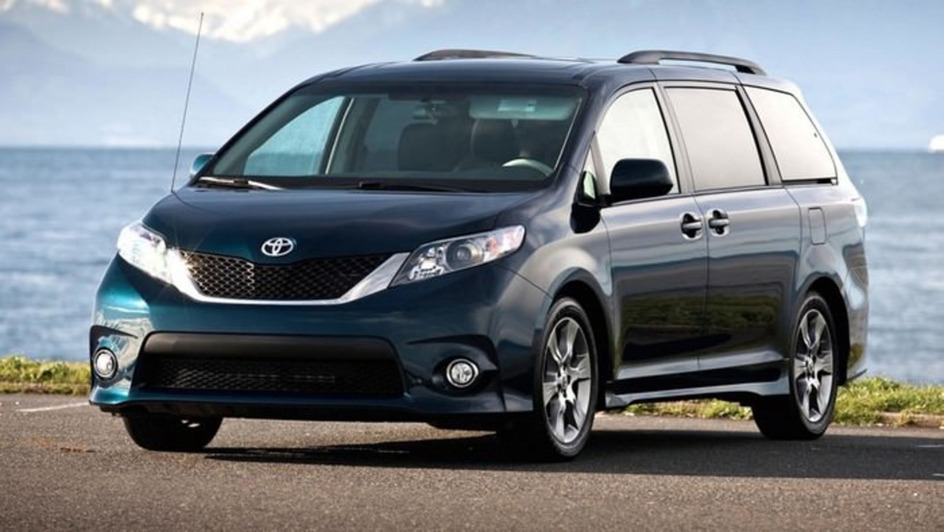 تویوتا سینا