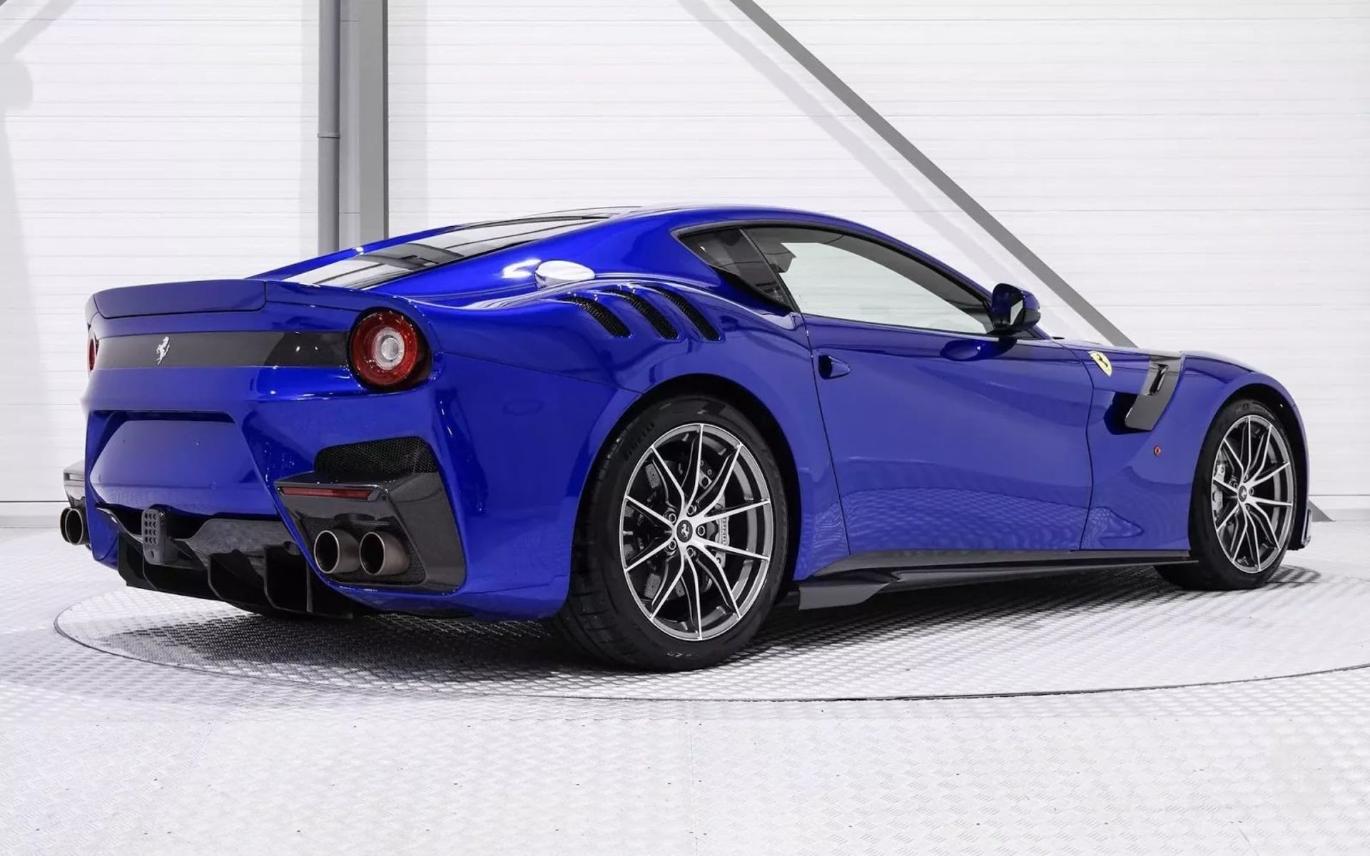 فراری F12 Tdf