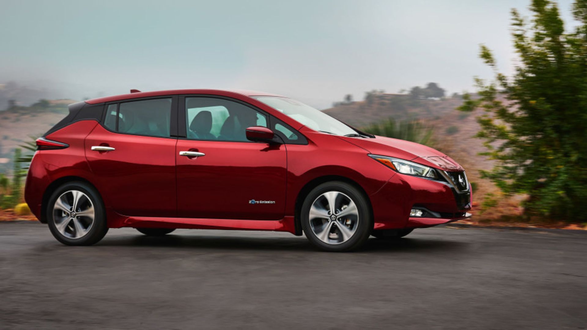 نیسان لیف 2018