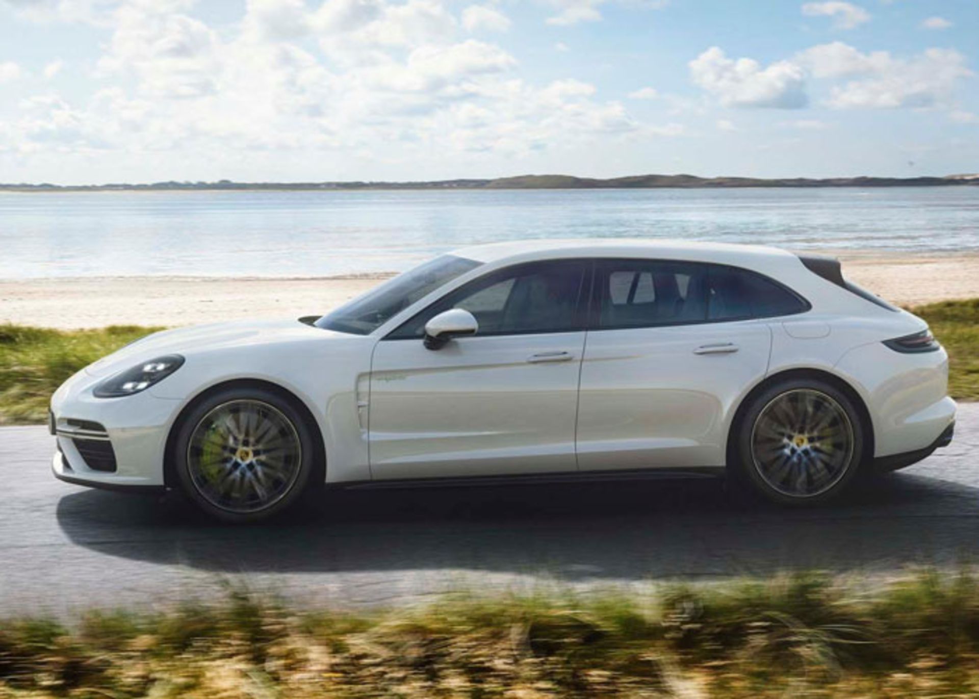 پورشه پانامرا Turbo S E-Hybrid اسپرت توریزمو