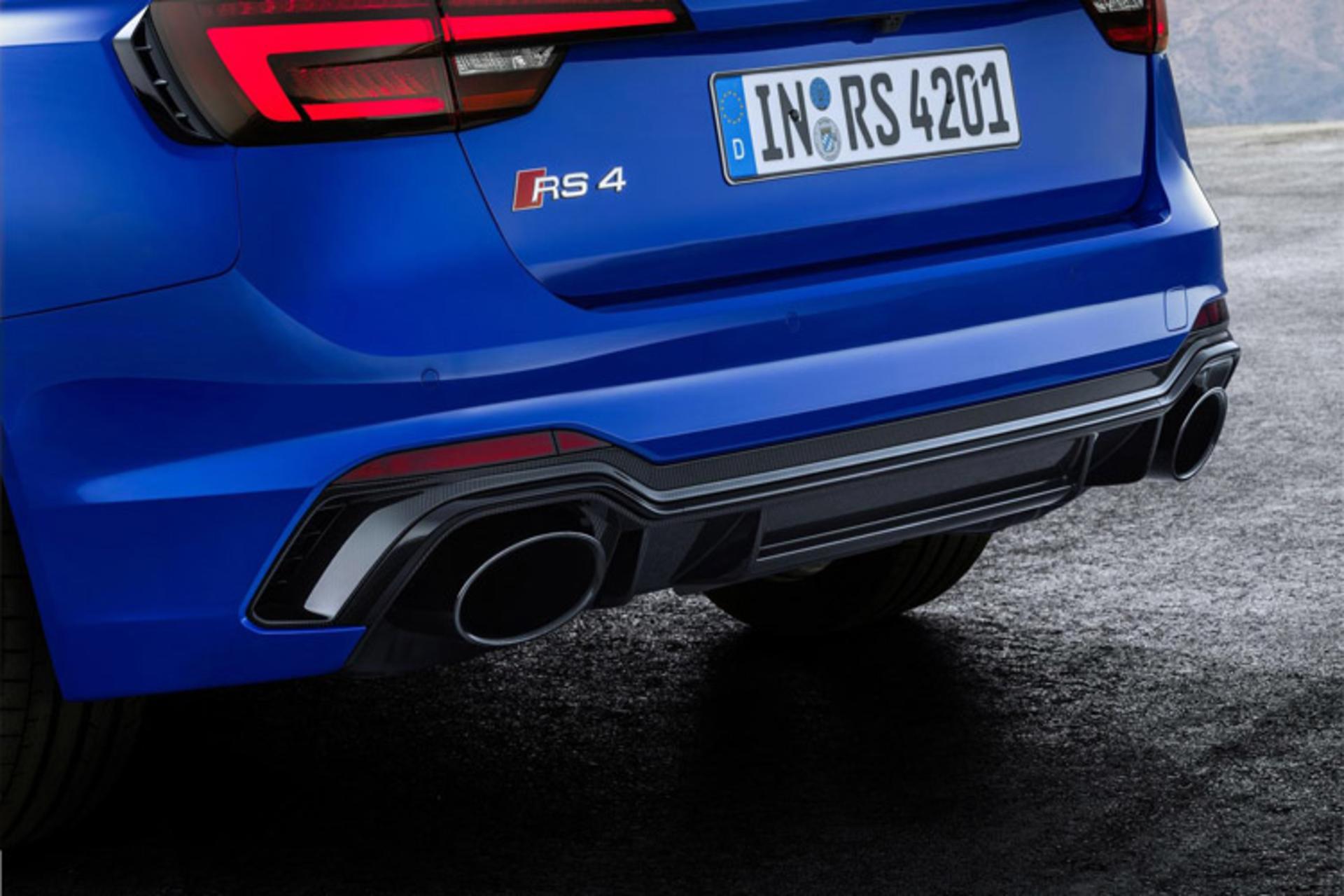 AUDI RS4 AVANT