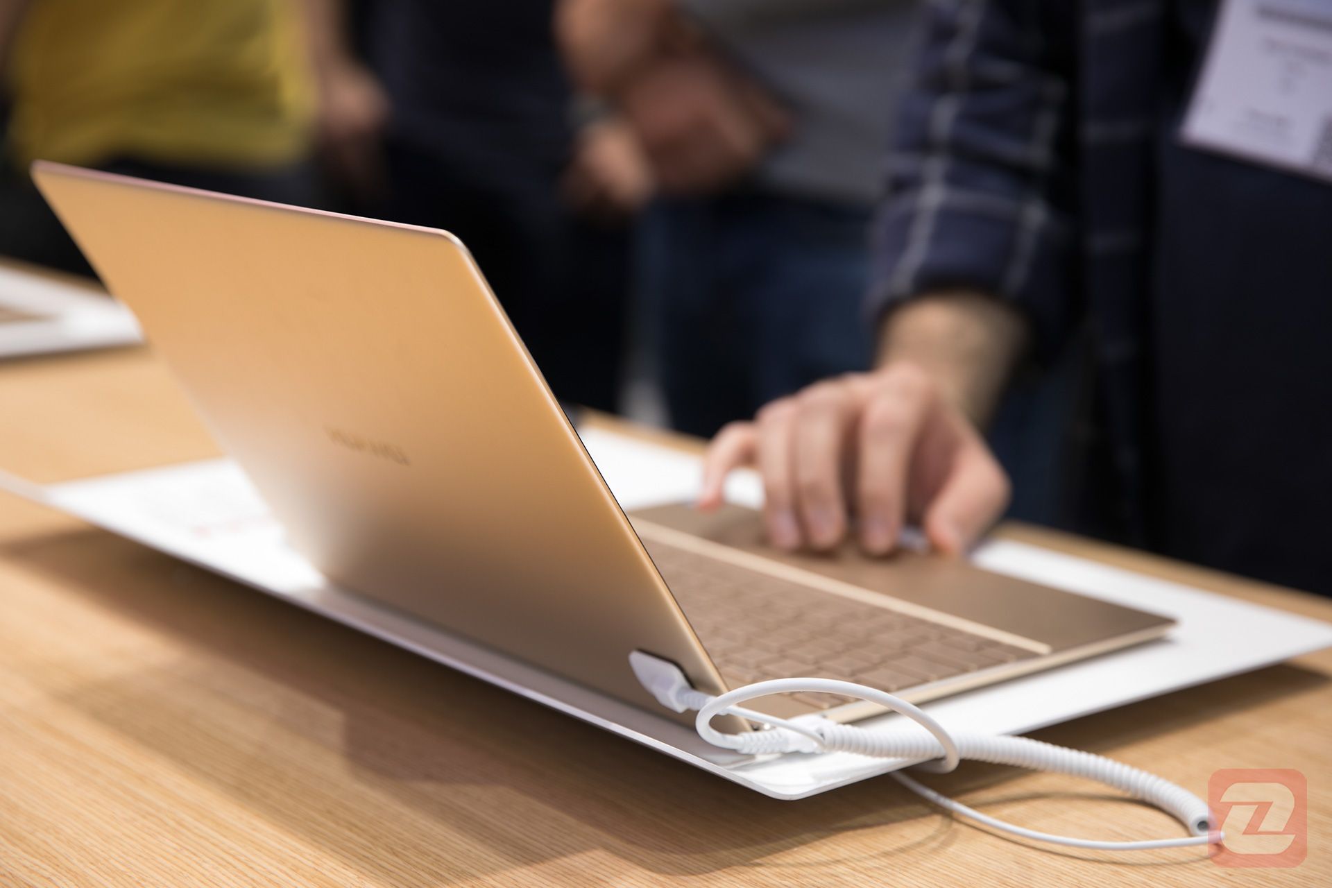 نگاه نزدیک میت بوک ایکس /MateBook X hands-On