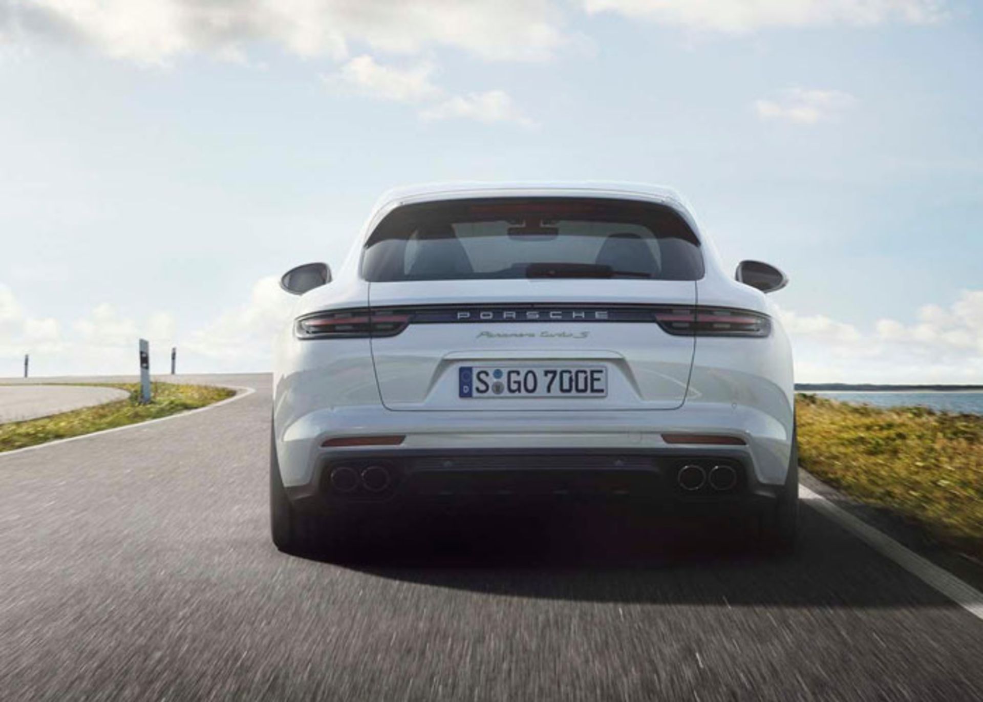 پورشه پانامرا Turbo S E-Hybrid اسپرت توریزمو