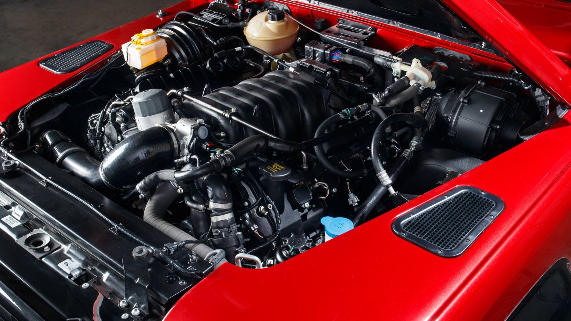 Land Rover Defender Works V8 / لندرور دینفدر