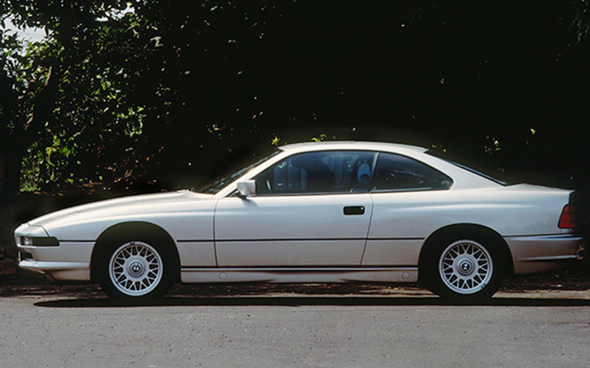 BMW 8 Series / بی ام و سری 8